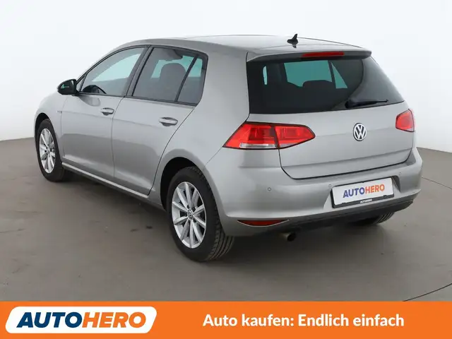 Volkswagen Golf view 4