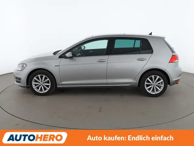 Volkswagen Golf view 3