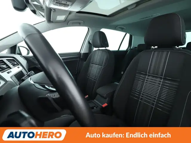 Volkswagen Golf view 10