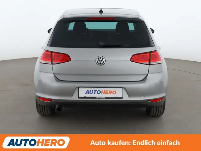 Volkswagen Golf view 5