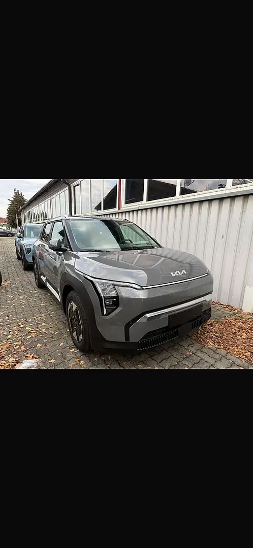 Kia EV3 FWD 81,4kWh Long Range Earth Grau - 1