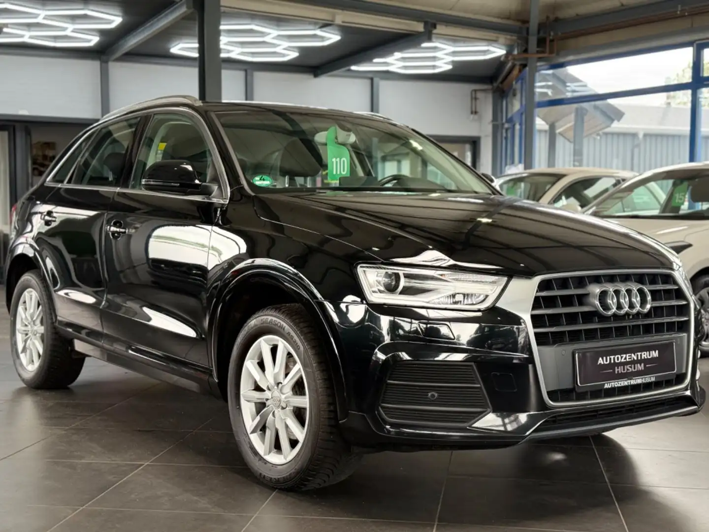 Audi Q3 sport *HU/AU NEU*SHZ* Noir - 1