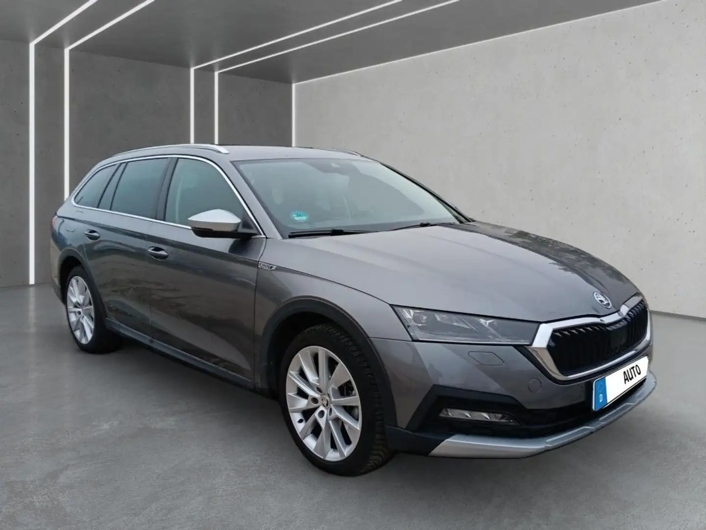 Skoda Octavia Combi 2.0 TDI DSG 4x4 Scout - 1