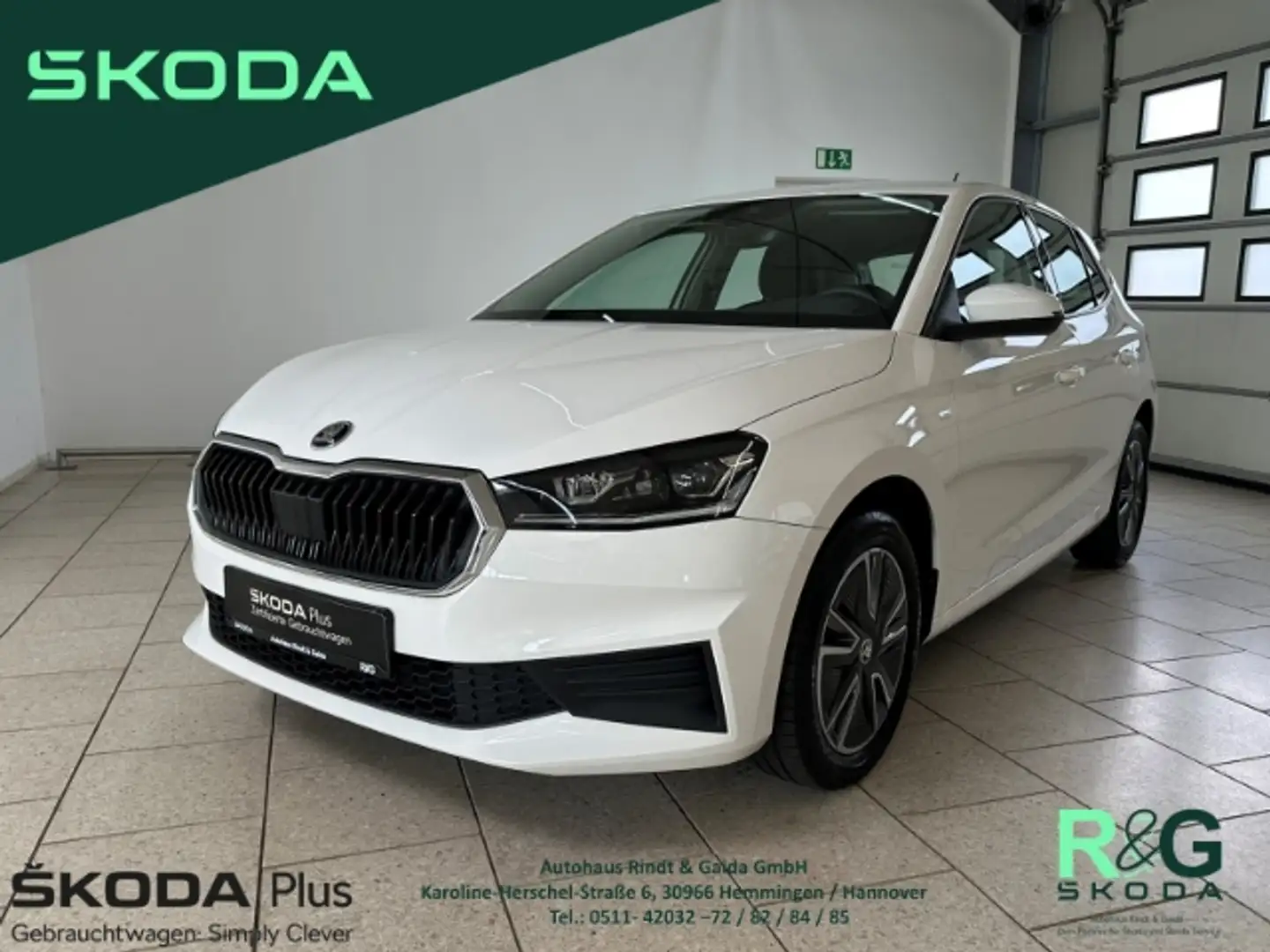 Skoda Fabia Tour 1.0 TSI Navi Freisprech MFL PDC Klima Blanc - 1