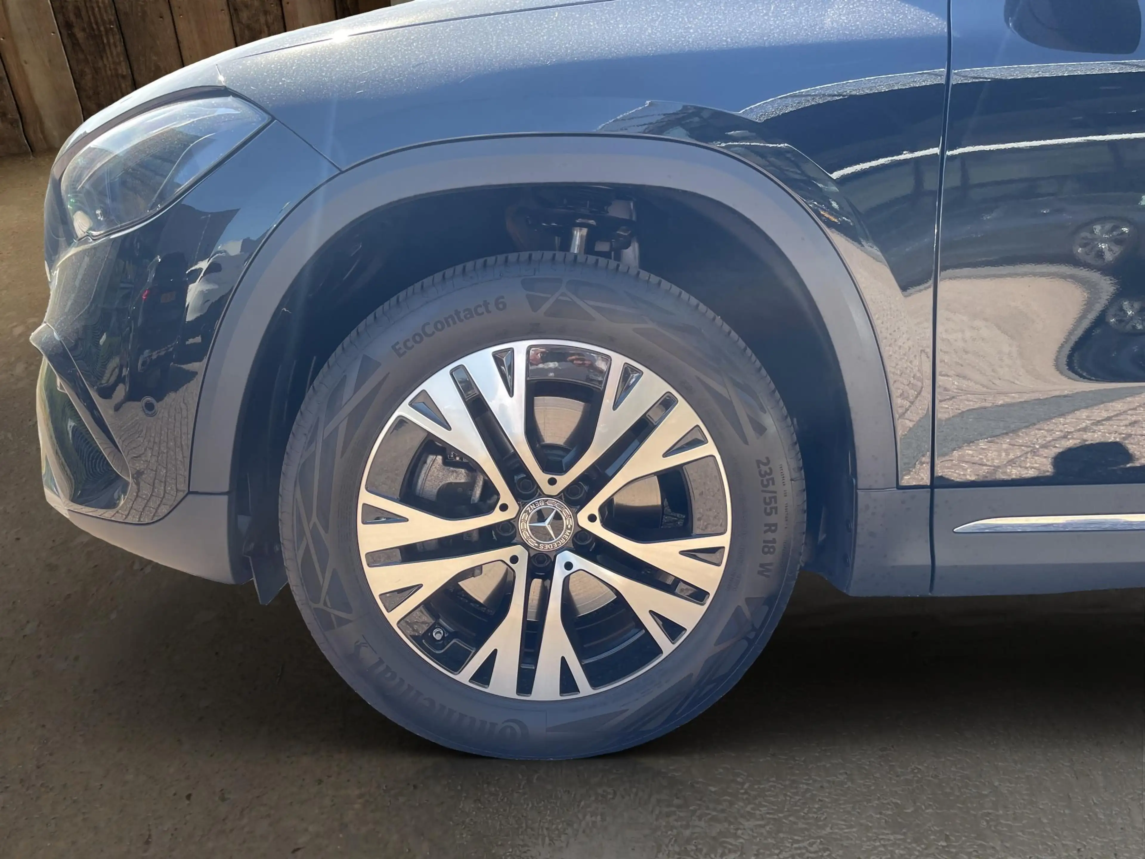 Mercedes-Benz GLA 250 e Luxury — photo 14