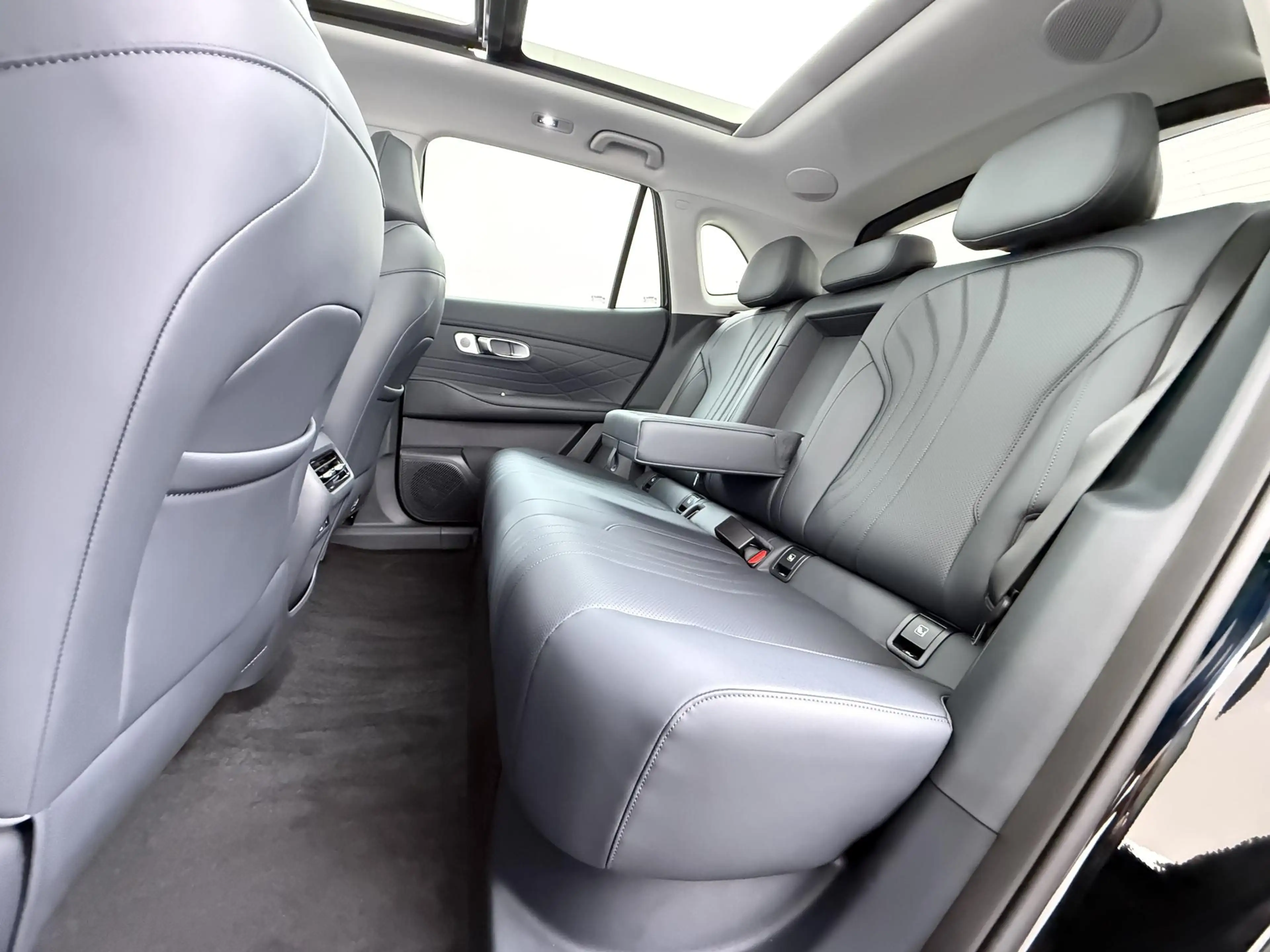 Geely Starray EM-i 1.5 Max+ 135KM Elektrisch/Pano/Massage/Leder/Direc — photo 20