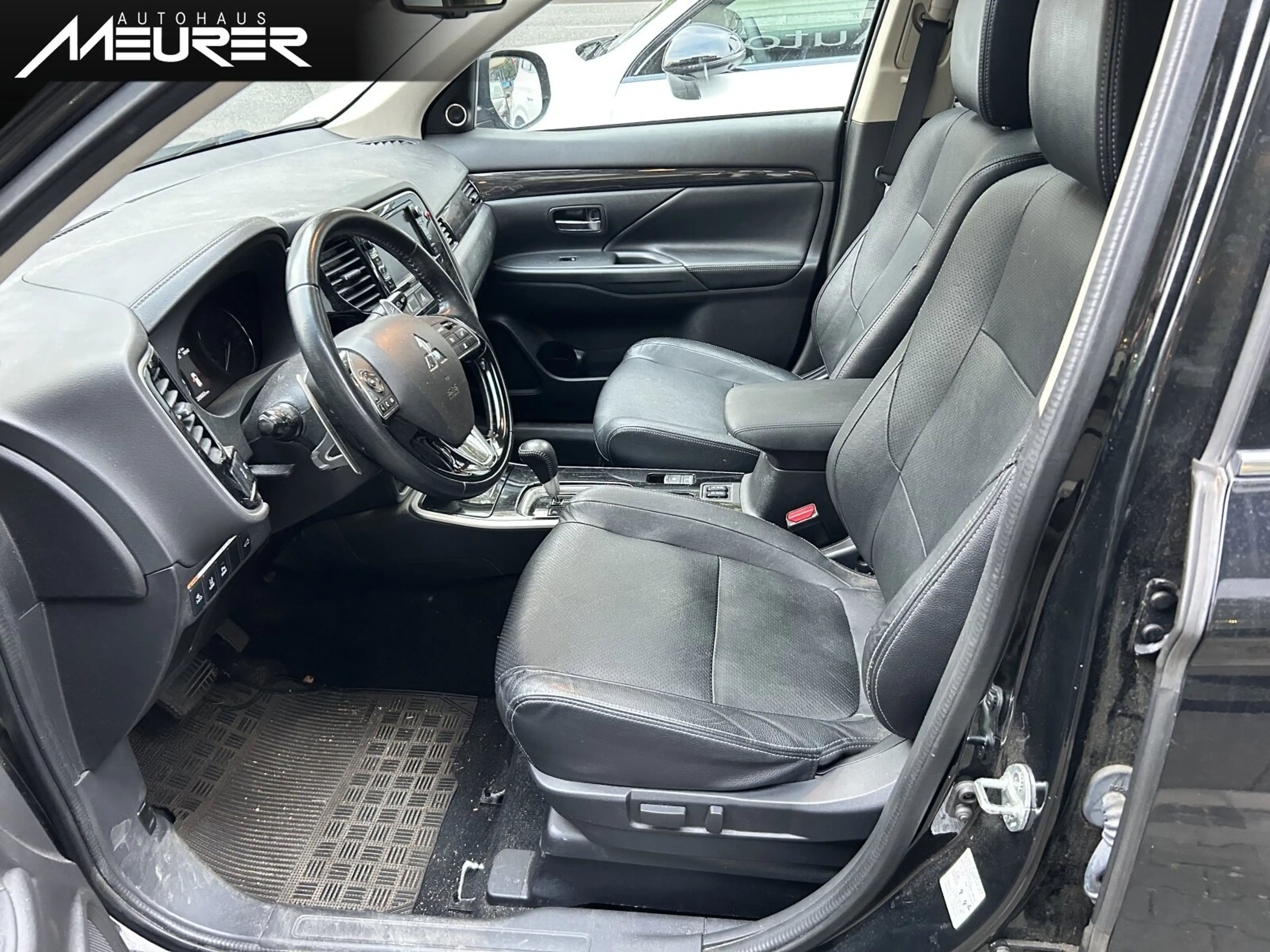Mitsubishi Outlander Outlander 2.2 DI-D Top 4WD Nav/SHD/Händlerfahrz — photo 4