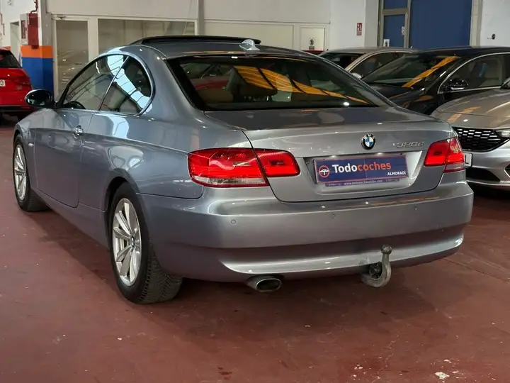 BMW Serie 3 320 d 2009, foto 15