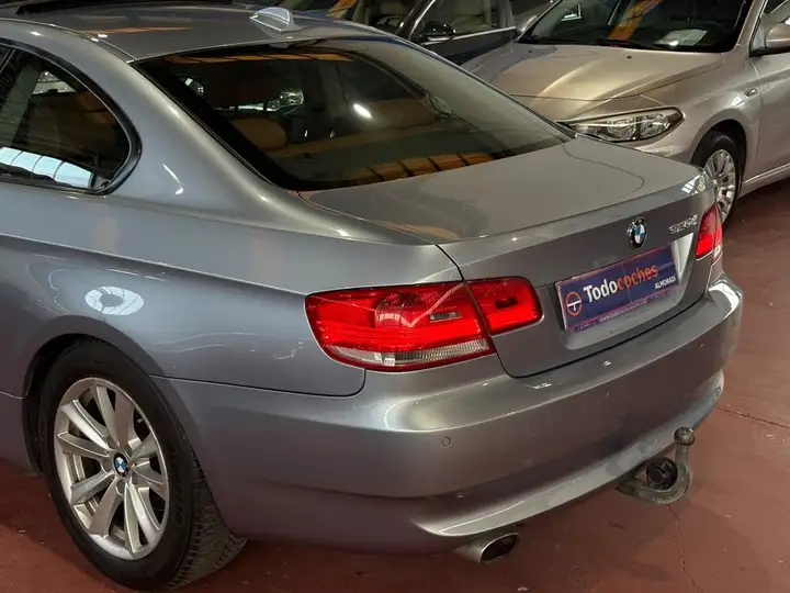 BMW Serie 3 320 d 2009, foto 17