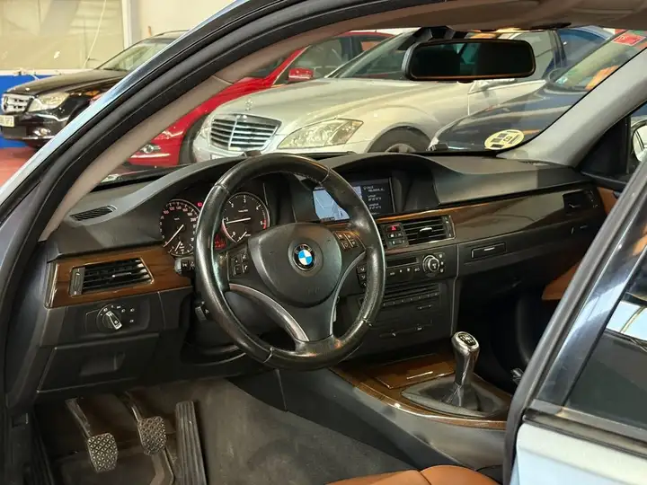 BMW Serie 3 320 d 2009, foto 18
