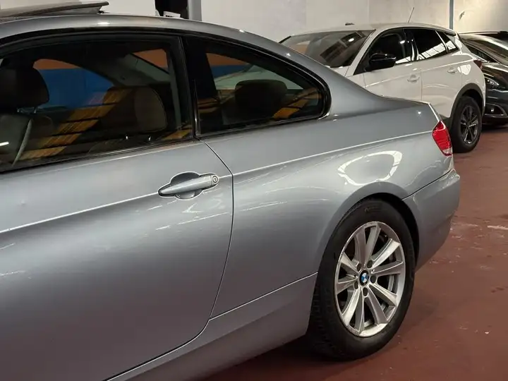 BMW Serie 3 320 d 2009, foto 8
