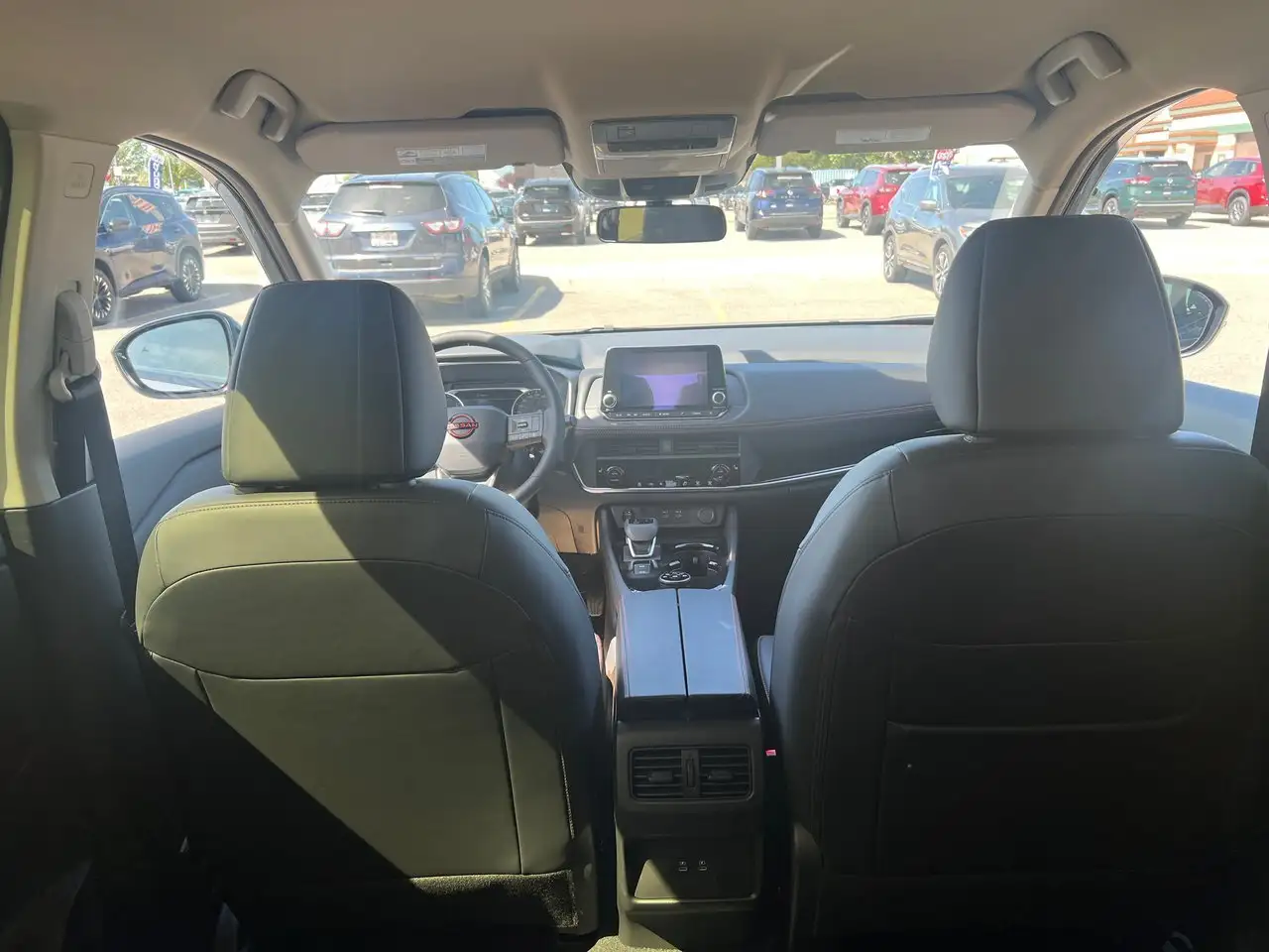 Nissan Rogue снимка Nissan Rogue