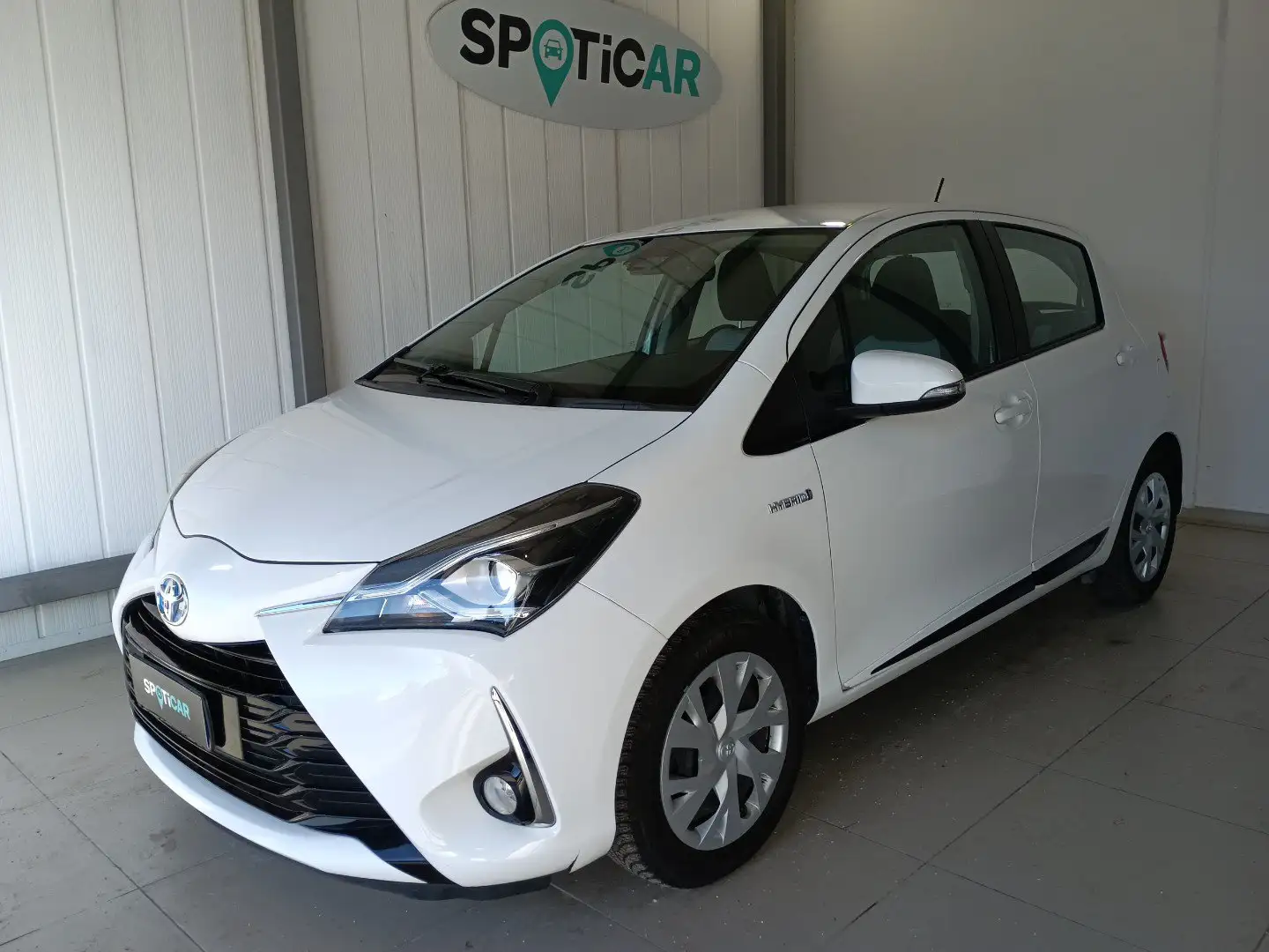 Toyota Yaris 1.5 Hybrid Active MY18 Blanc - 1