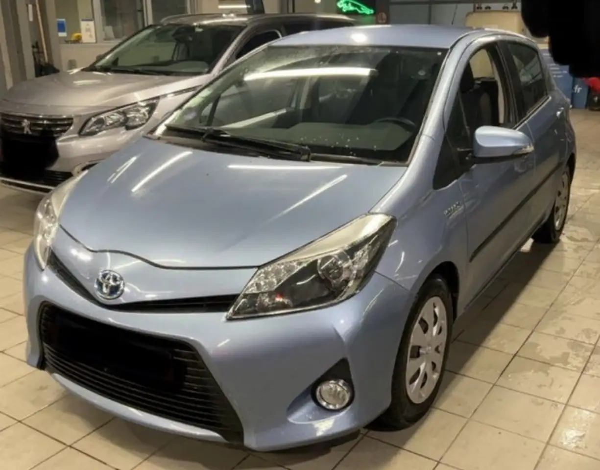 Toyota Yaris HSD 100H DYNAMIC 5P