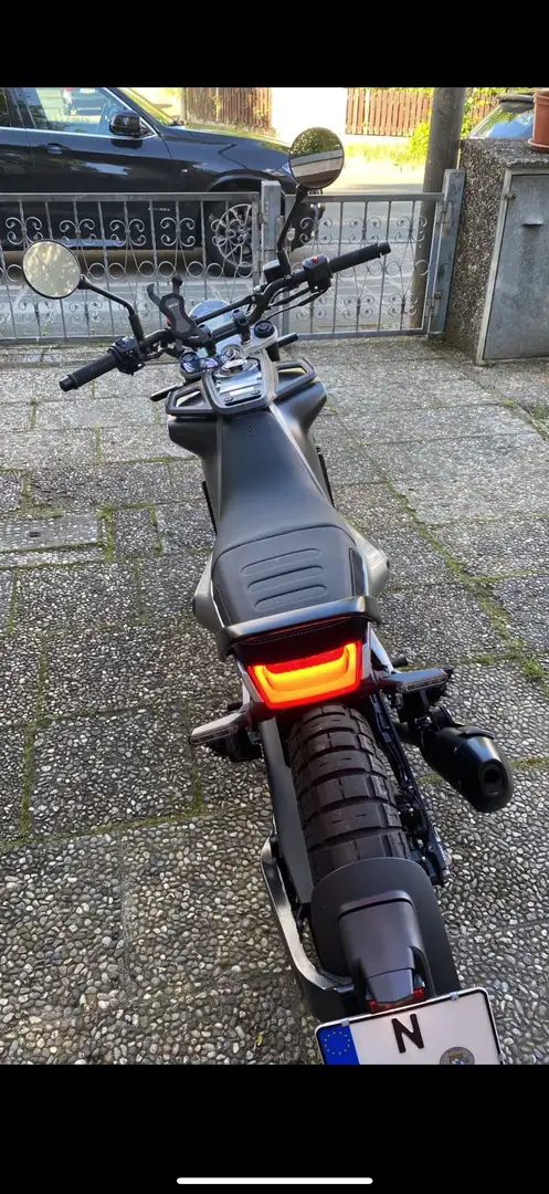 Husqvarna Svartpilen - 1
