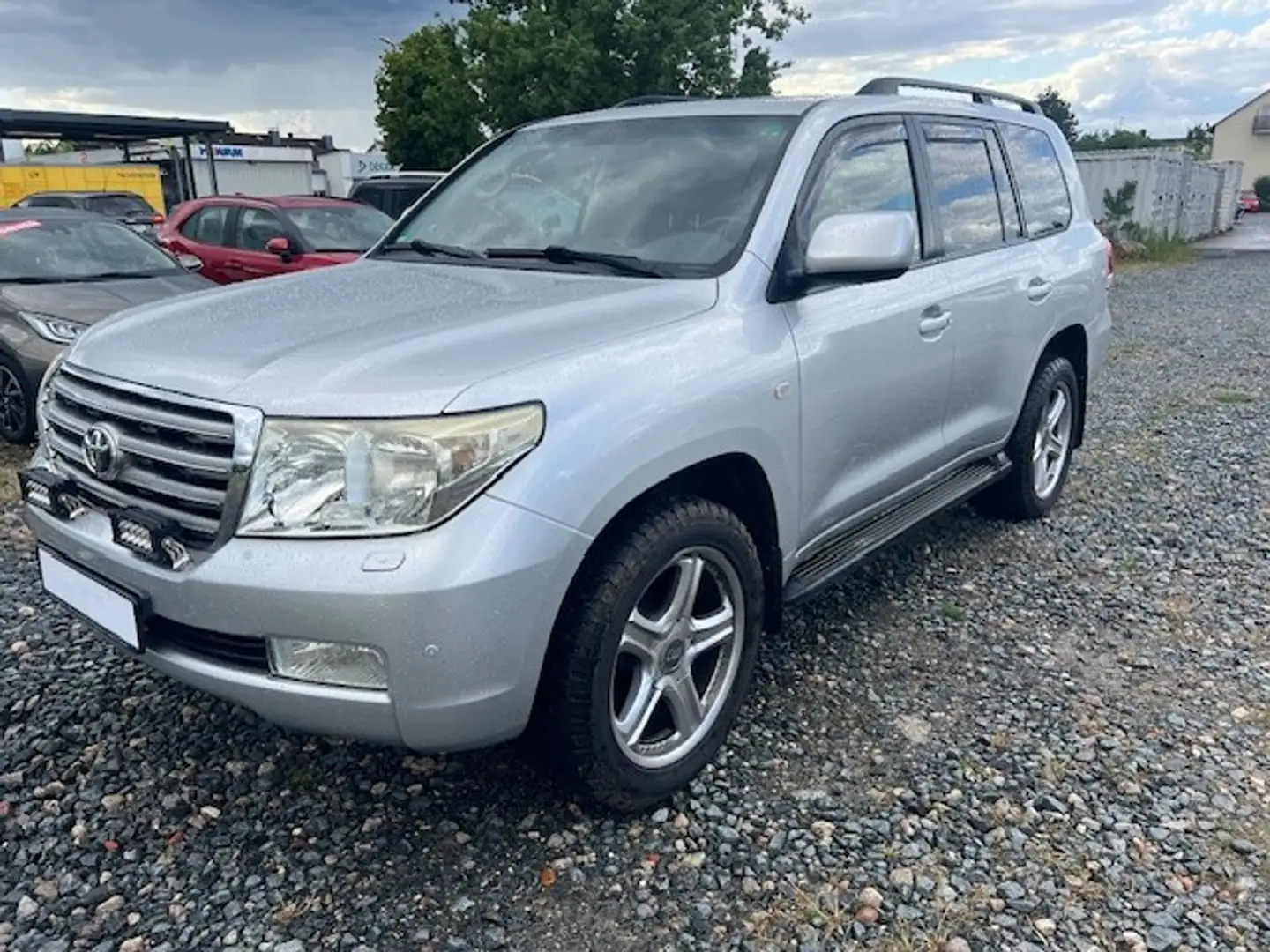 Toyota Land Cruiser V8 D-4D Automatik Executive 5 Sitzer Silber - 1