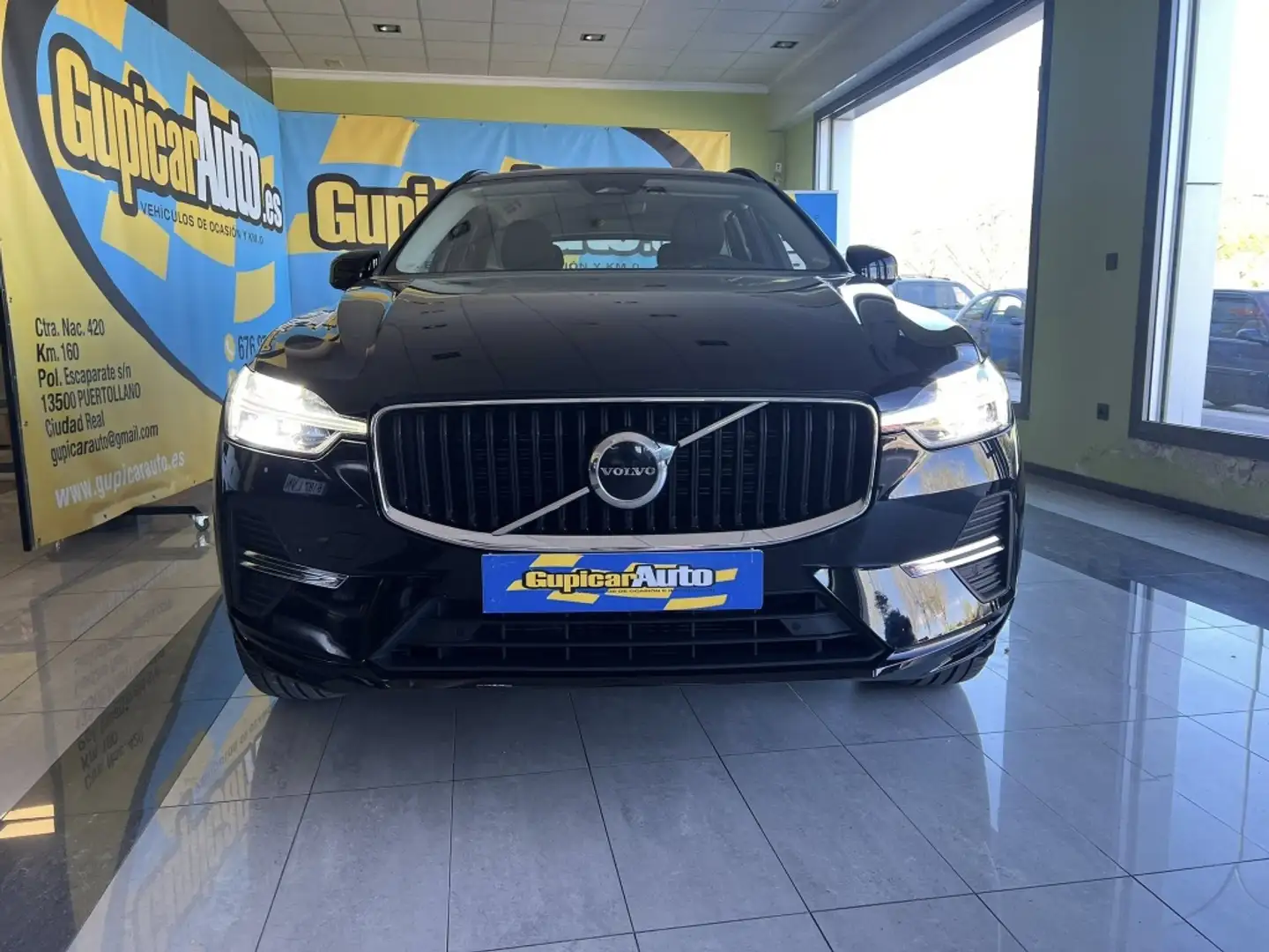 Volvo XC60 B4 Core FWD Aut. Negro - 2
