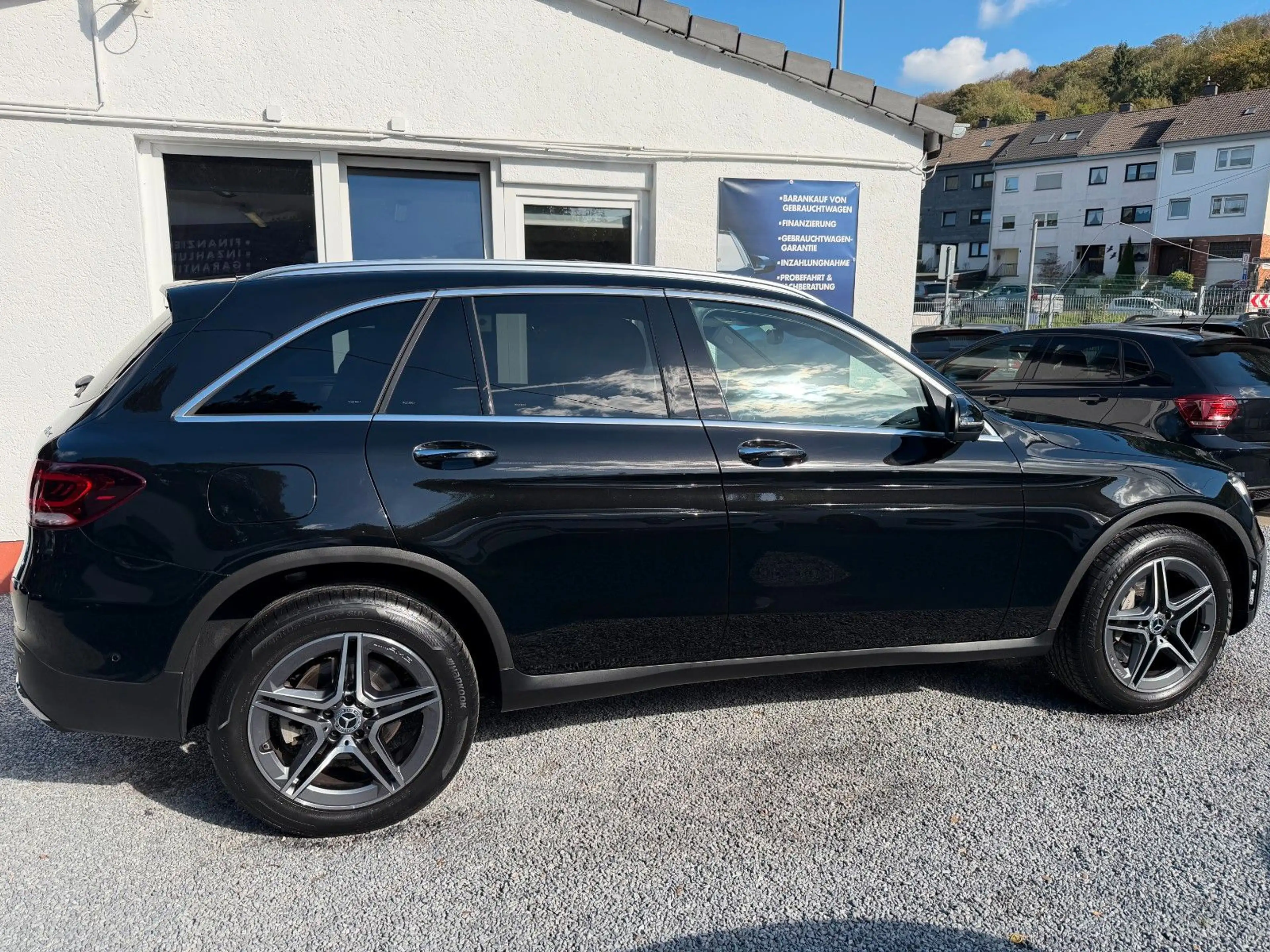 Mercedes-Benz GLC 300 e HYBRID PLUG IN 4MATIC AUT. AMG PANO. — photo 7