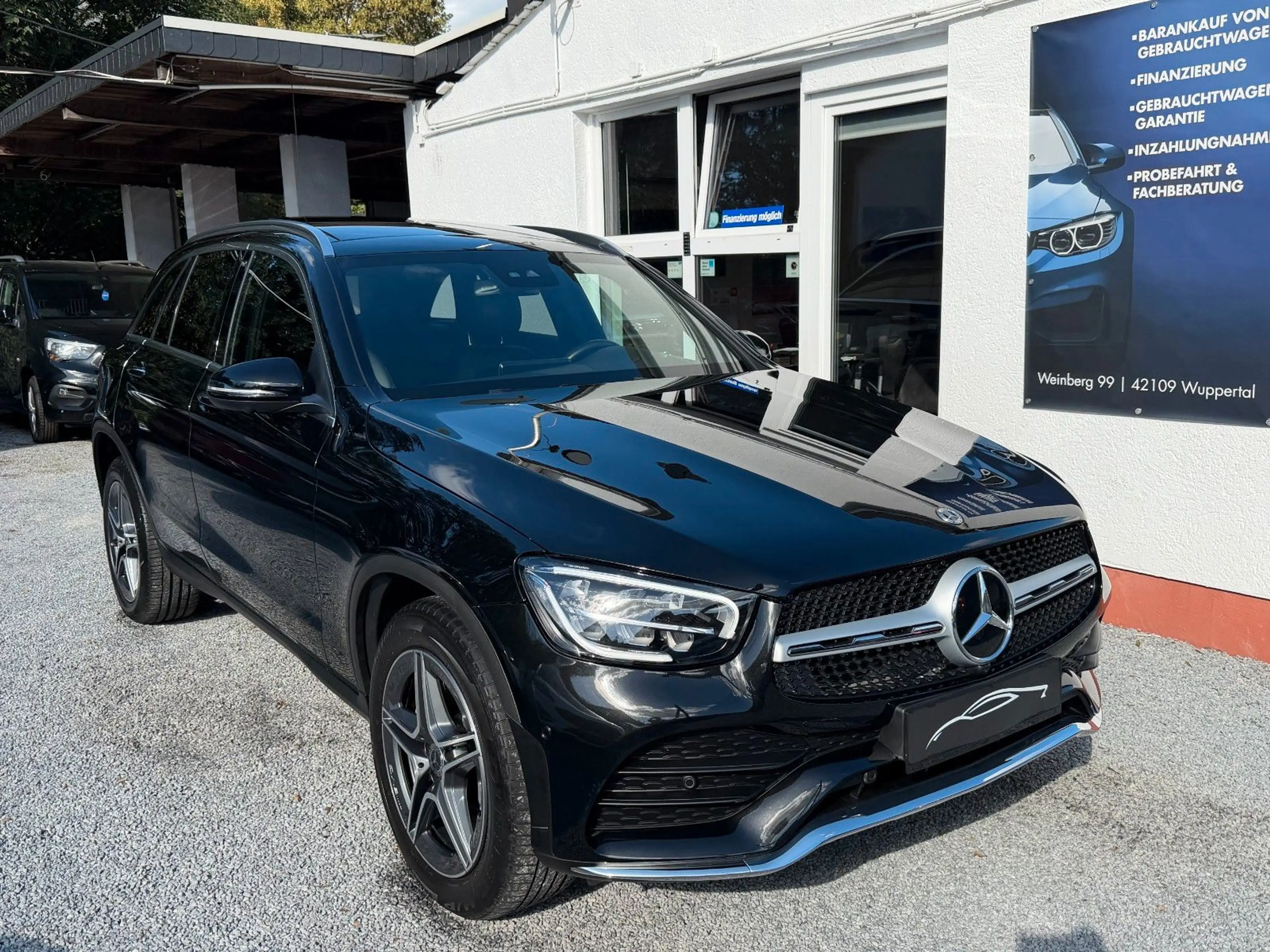 Mercedes-Benz GLC 300 e HYBRID PLUG IN 4MATIC AUT. AMG PANO. — photo 4