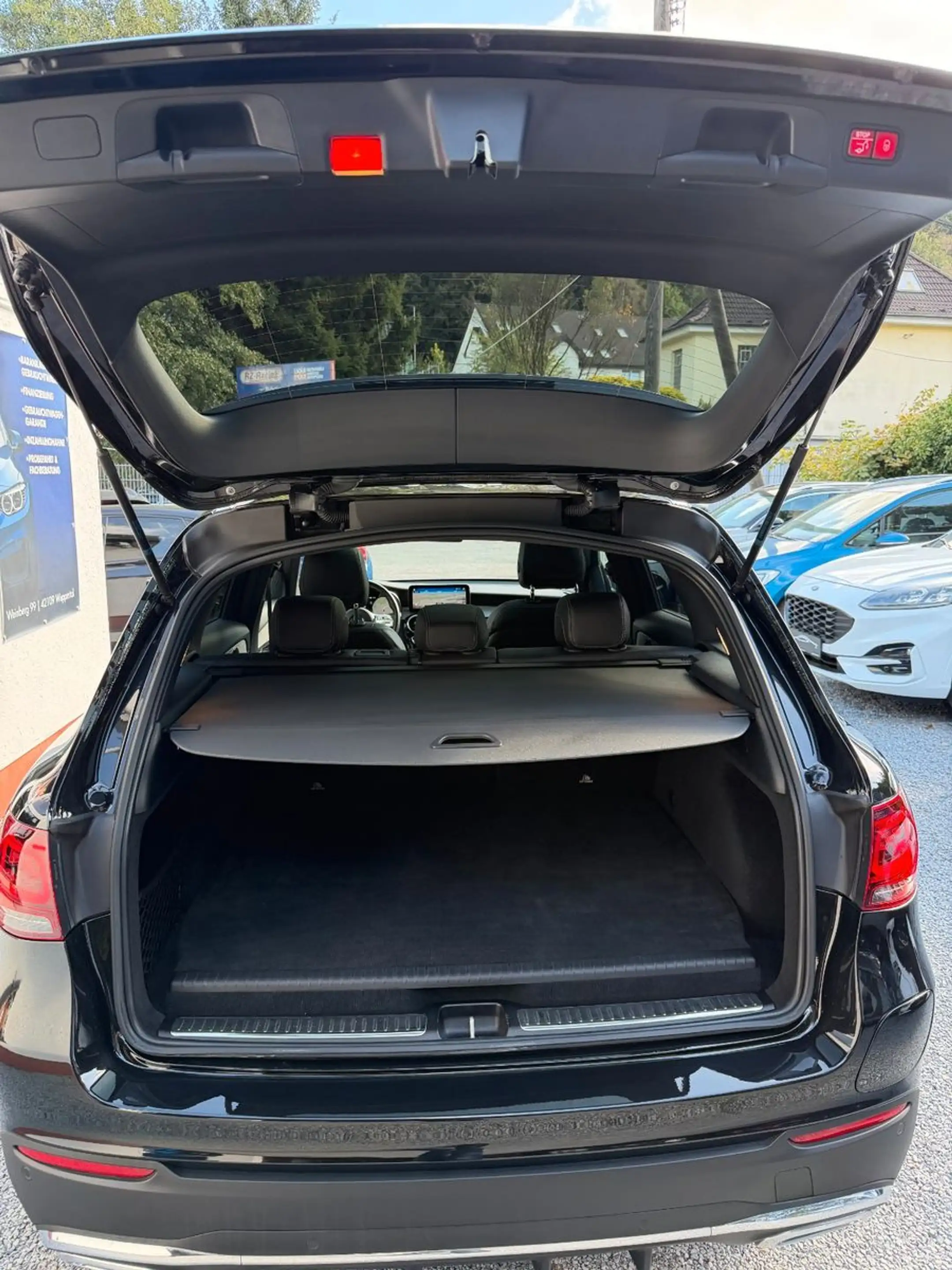 Mercedes-Benz GLC 300 e HYBRID PLUG IN 4MATIC AUT. AMG PANO. — photo 13