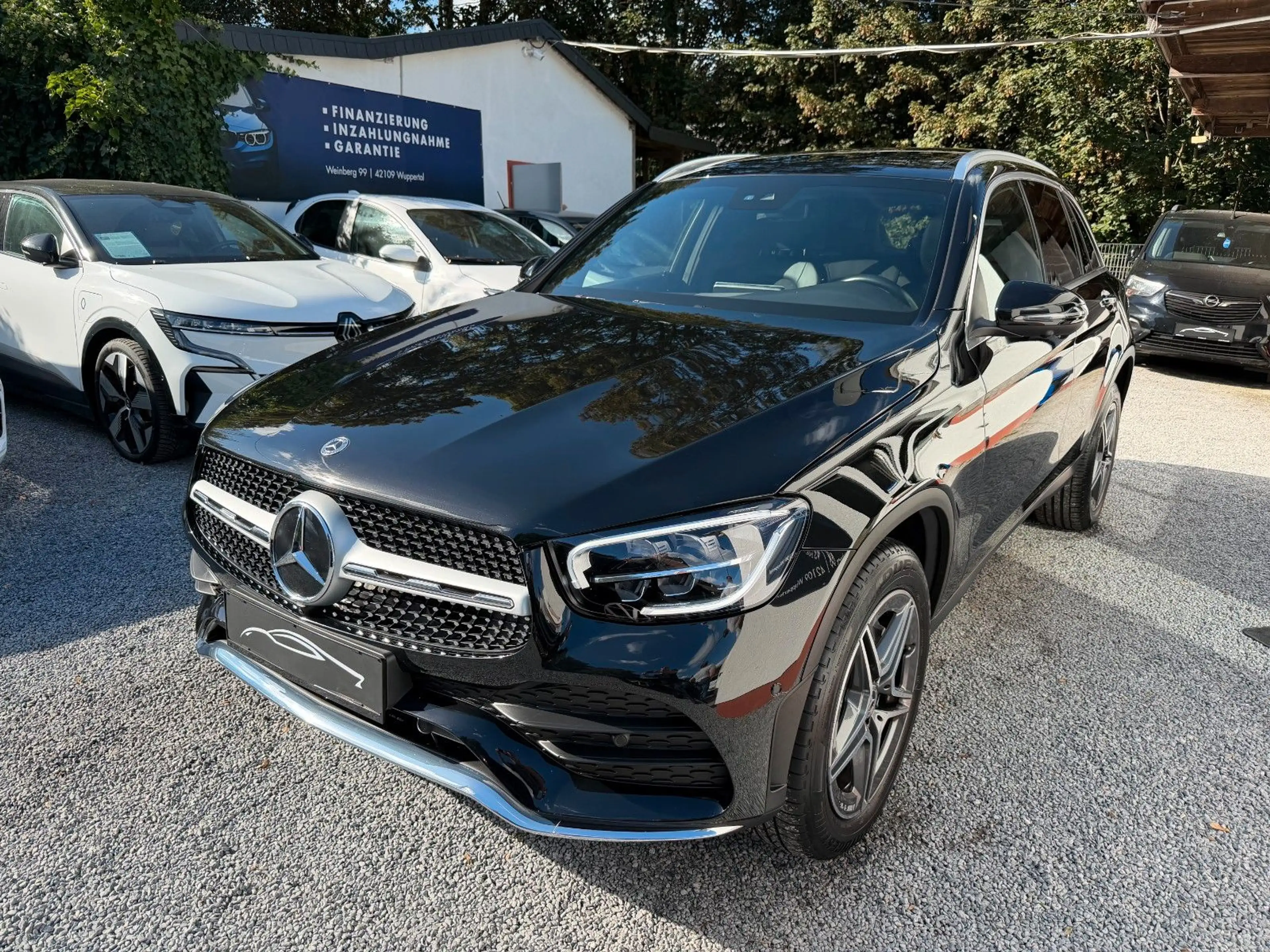Mercedes-Benz GLC 300 e HYBRID PLUG IN 4MATIC AUT. AMG PANO. — photo 2