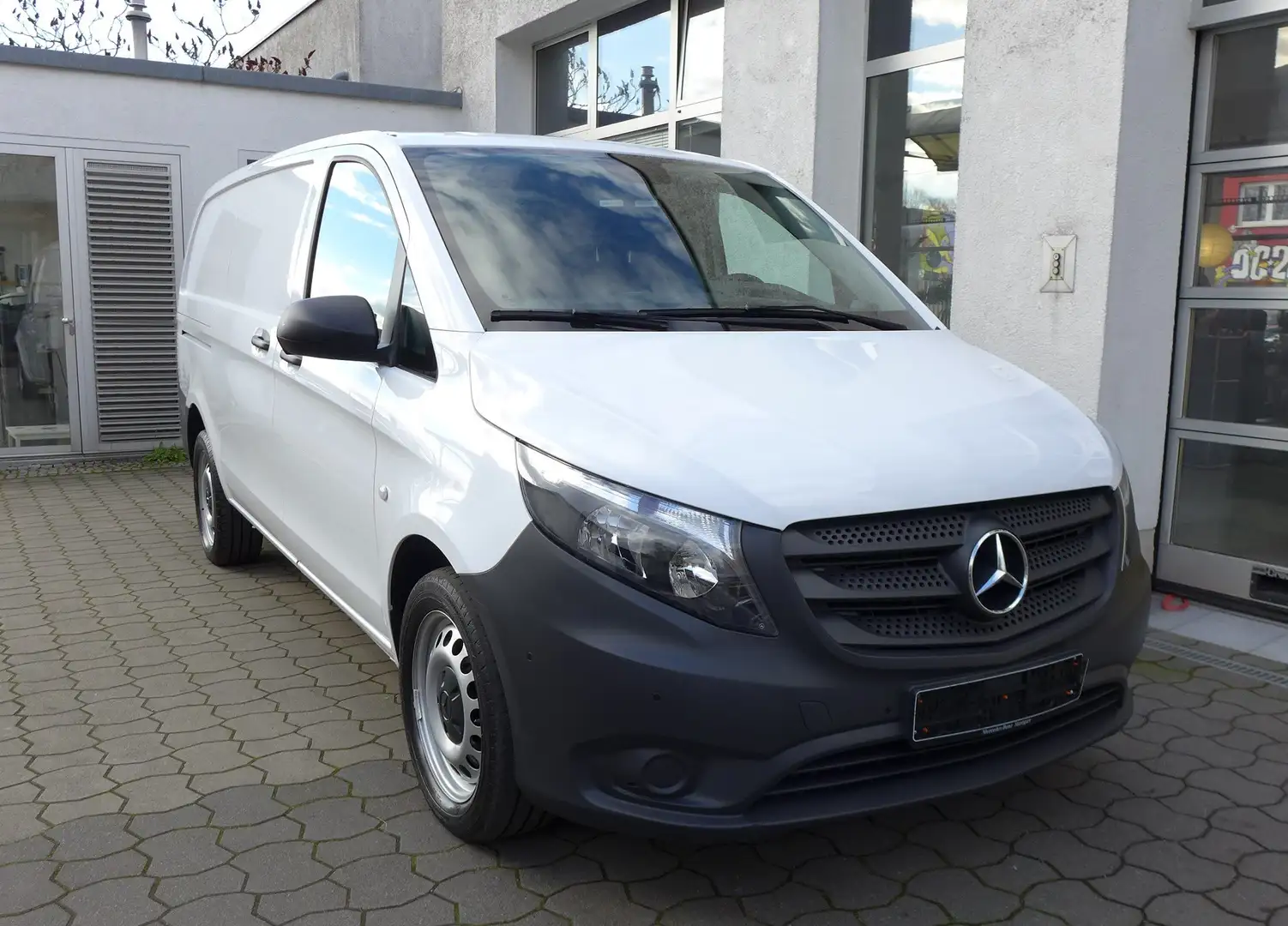 Mercedes-Benz Vito 114 CDI lang Autom Klima Tempom PTS Kamera Weiß - 1