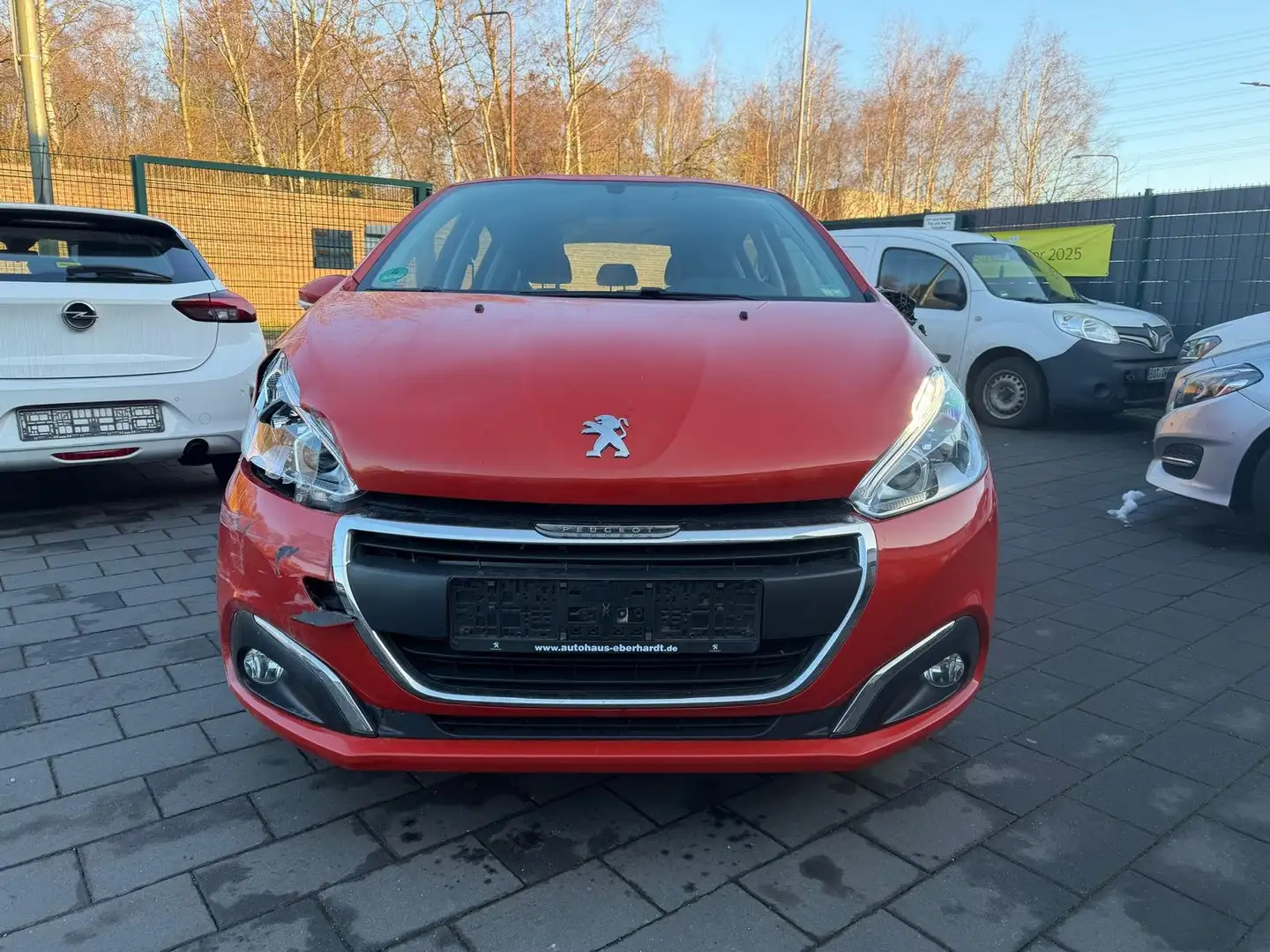 Peugeot 208 Access SCHECKHEFT Rot - 2