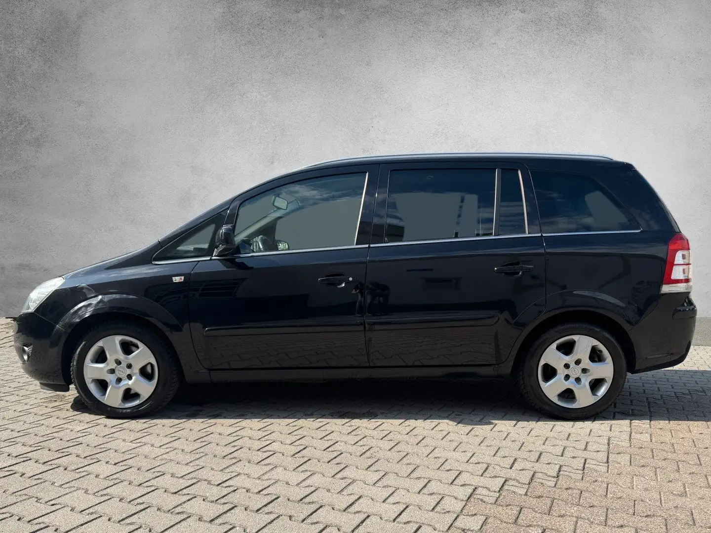 Opel Zafira B Innovation 7-Sitzer 2.Hand Schwarz - 2
