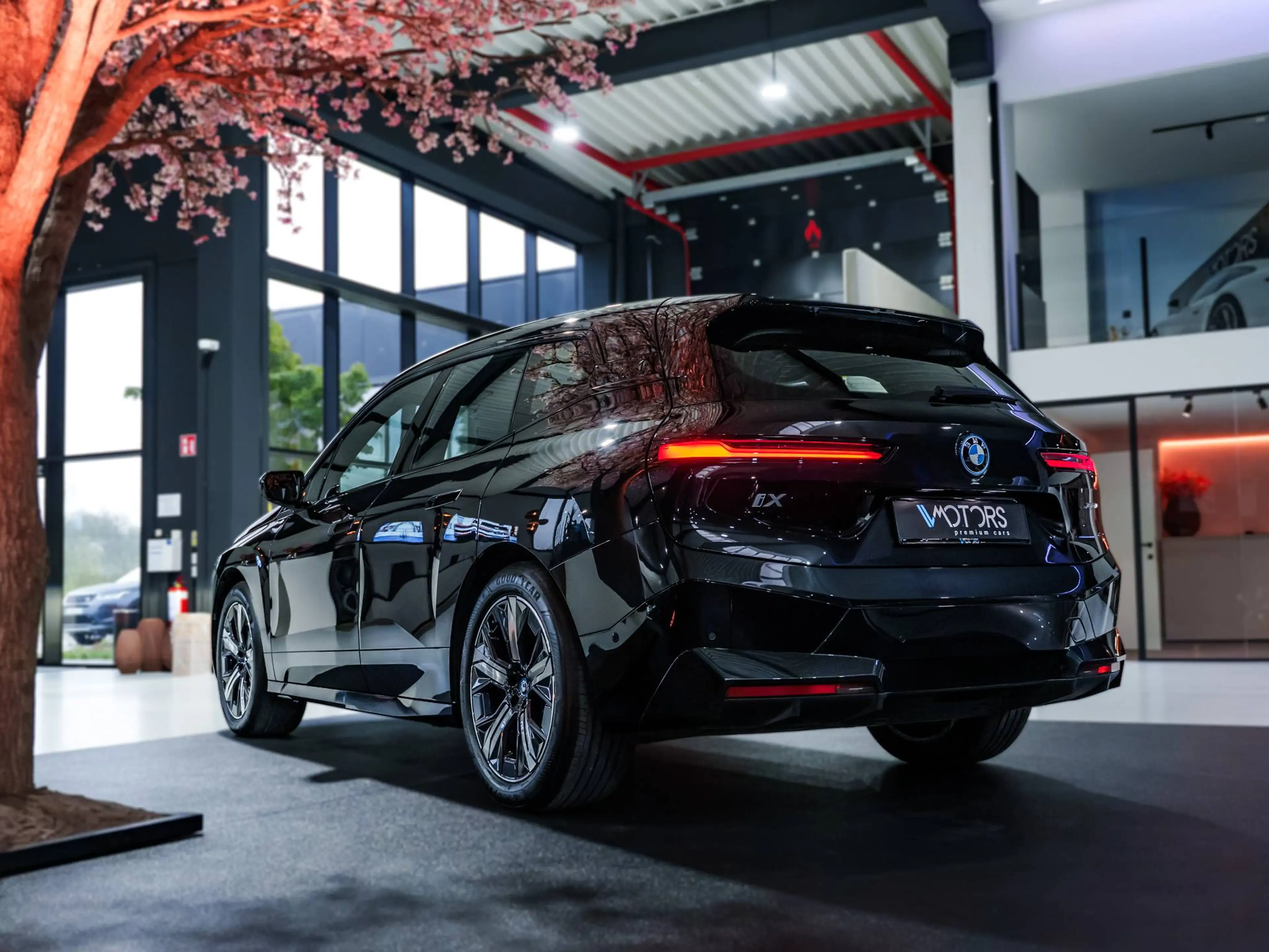 BMW iX xDrive40 - 21" - Driving Assist Pro - 360° - Trekhaak - Comfort Access - 4-Zone - Stoelverwarming — photo 4