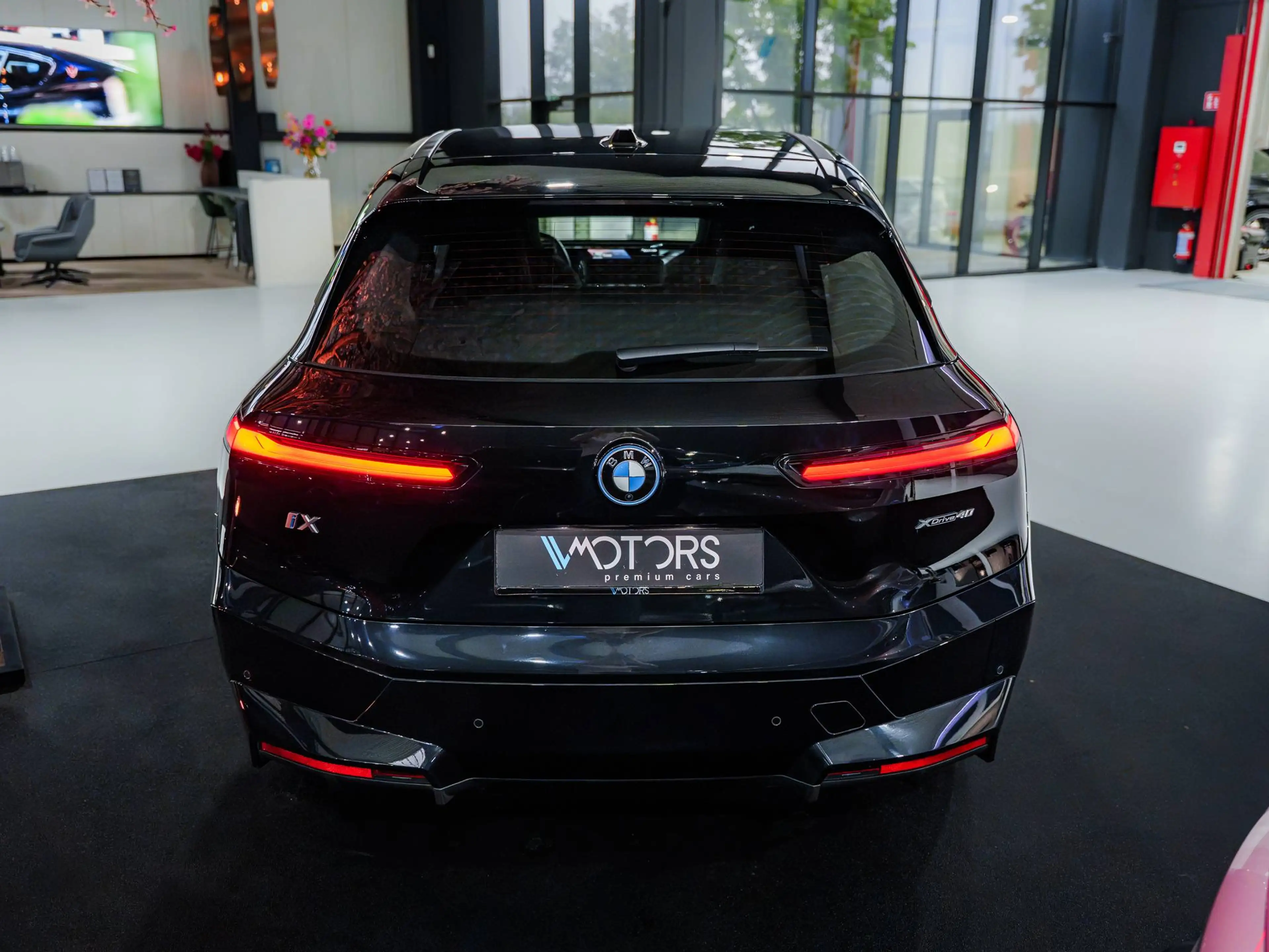 BMW iX xDrive40 - 21" - Driving Assist Pro - 360° - Trekhaak - Comfort Access - 4-Zone - Stoelverwarming — photo 5