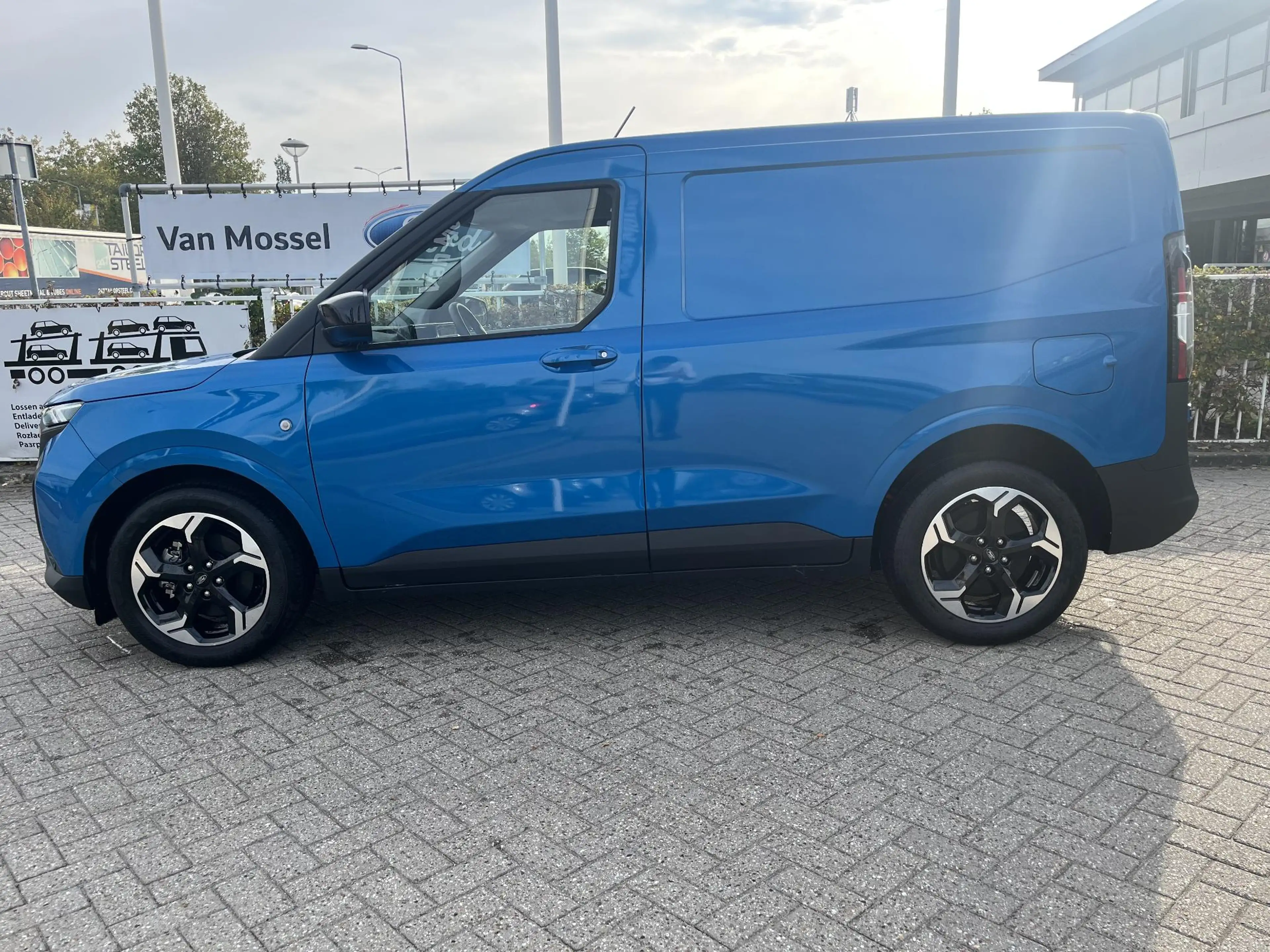 Ford E-Transit Cour. Limited 44 kWh | Adaptive Cruise Ctrl. | Tre — photo 6
