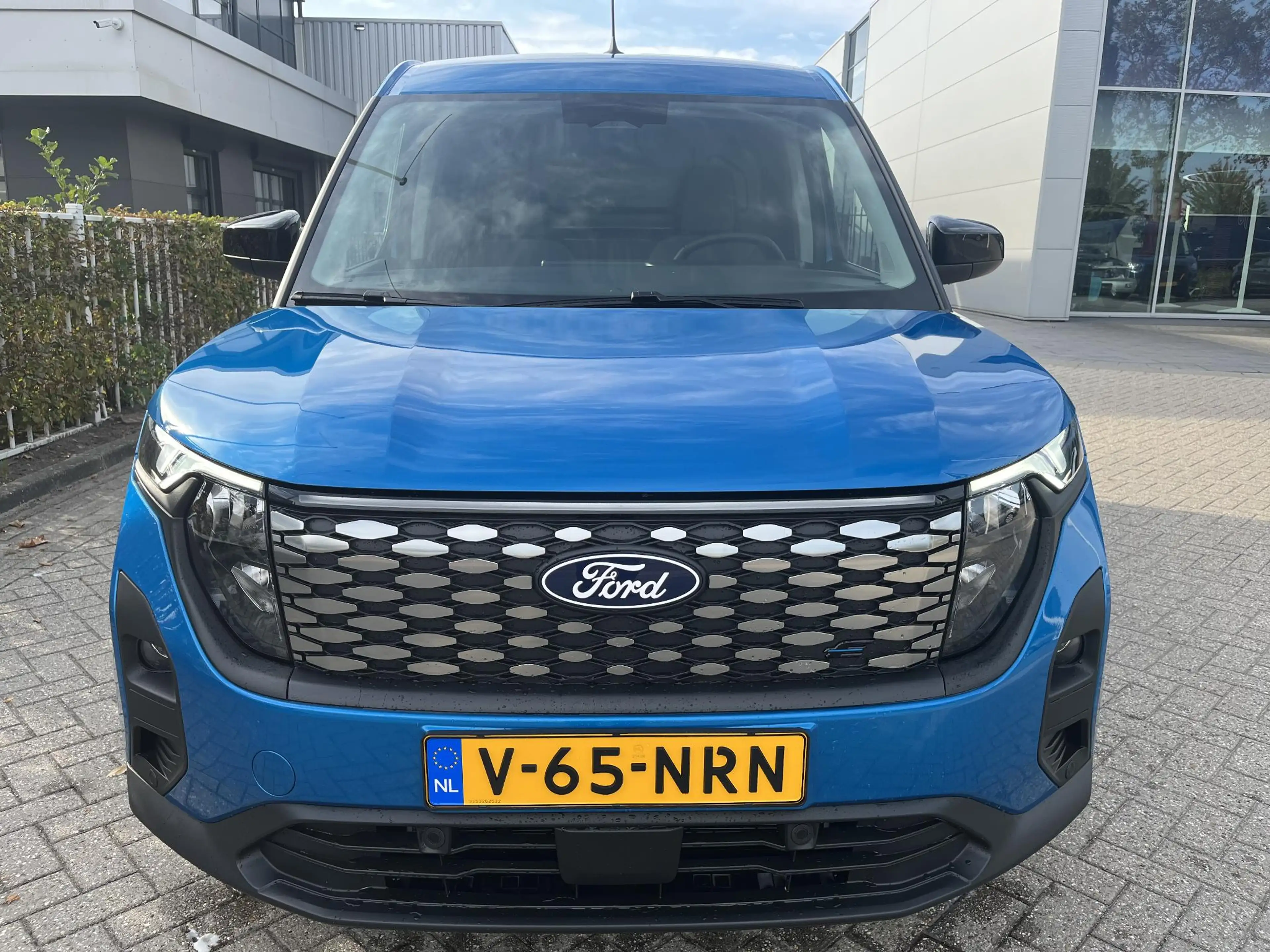Ford E-Transit Cour. Limited 44 kWh | Adaptive Cruise Ctrl. | Tre — photo 2