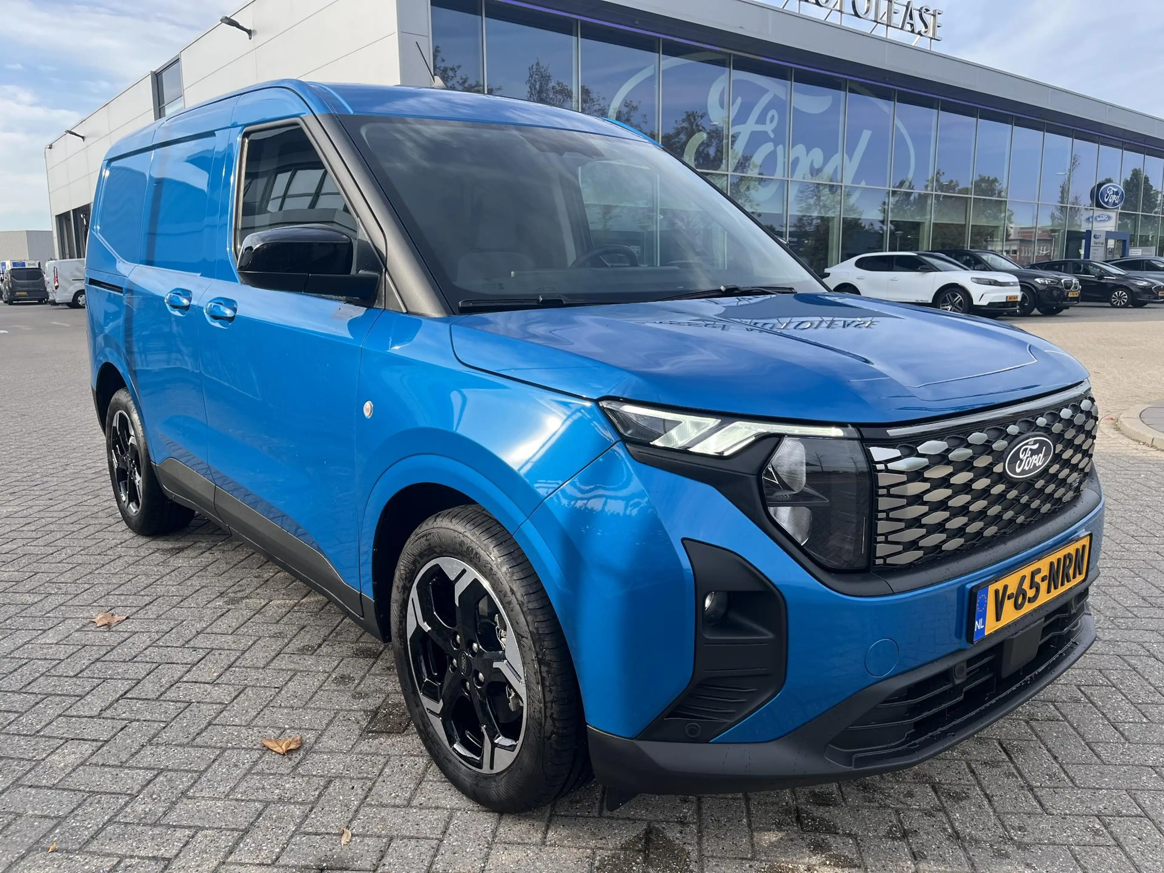 Ford E-Transit Cour. Limited 44 kWh | Adaptive Cruise Ctrl. | Tre — photo 3
