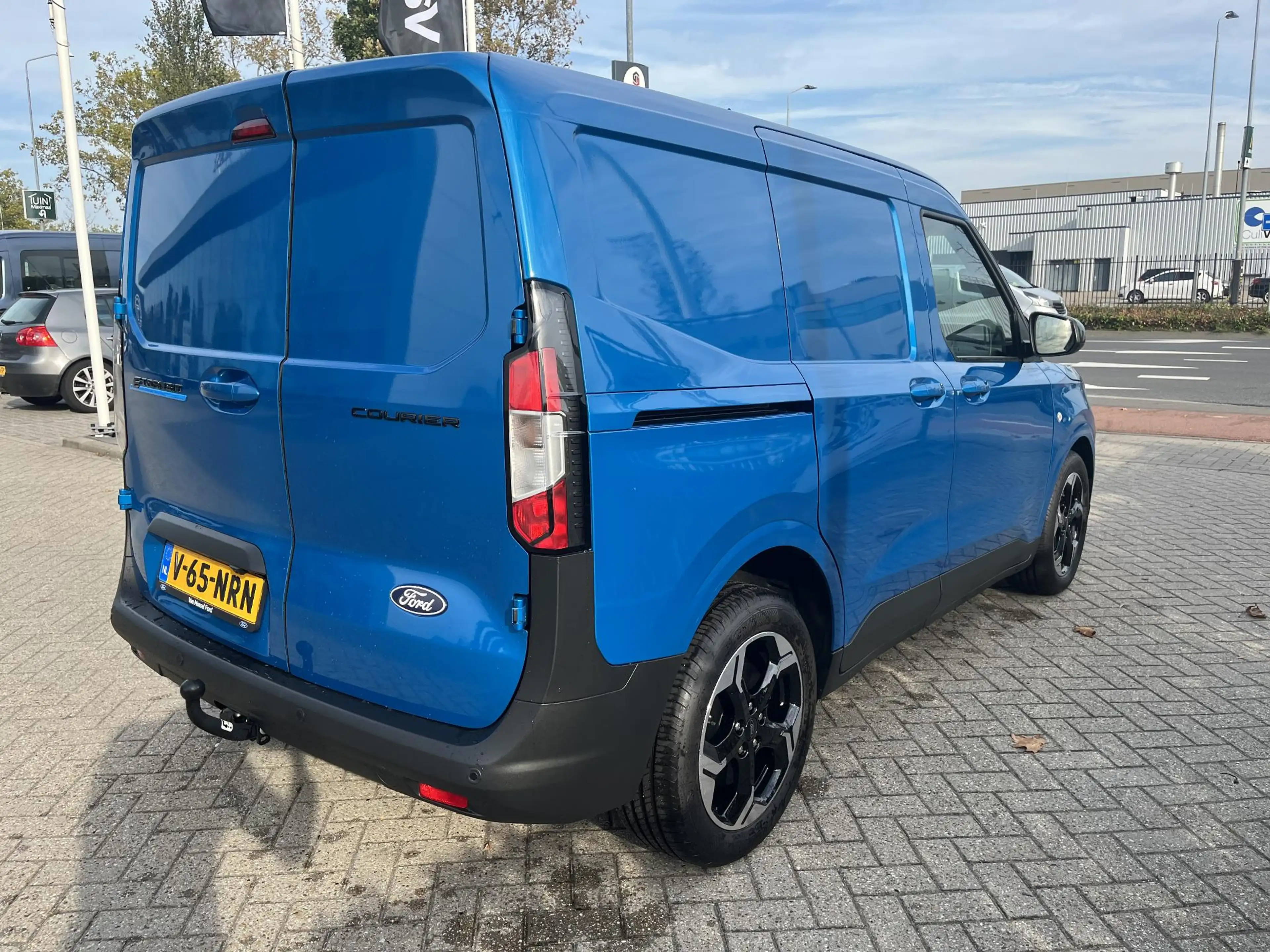 Ford E-Transit Cour. Limited 44 kWh | Adaptive Cruise Ctrl. | Tre — photo 4