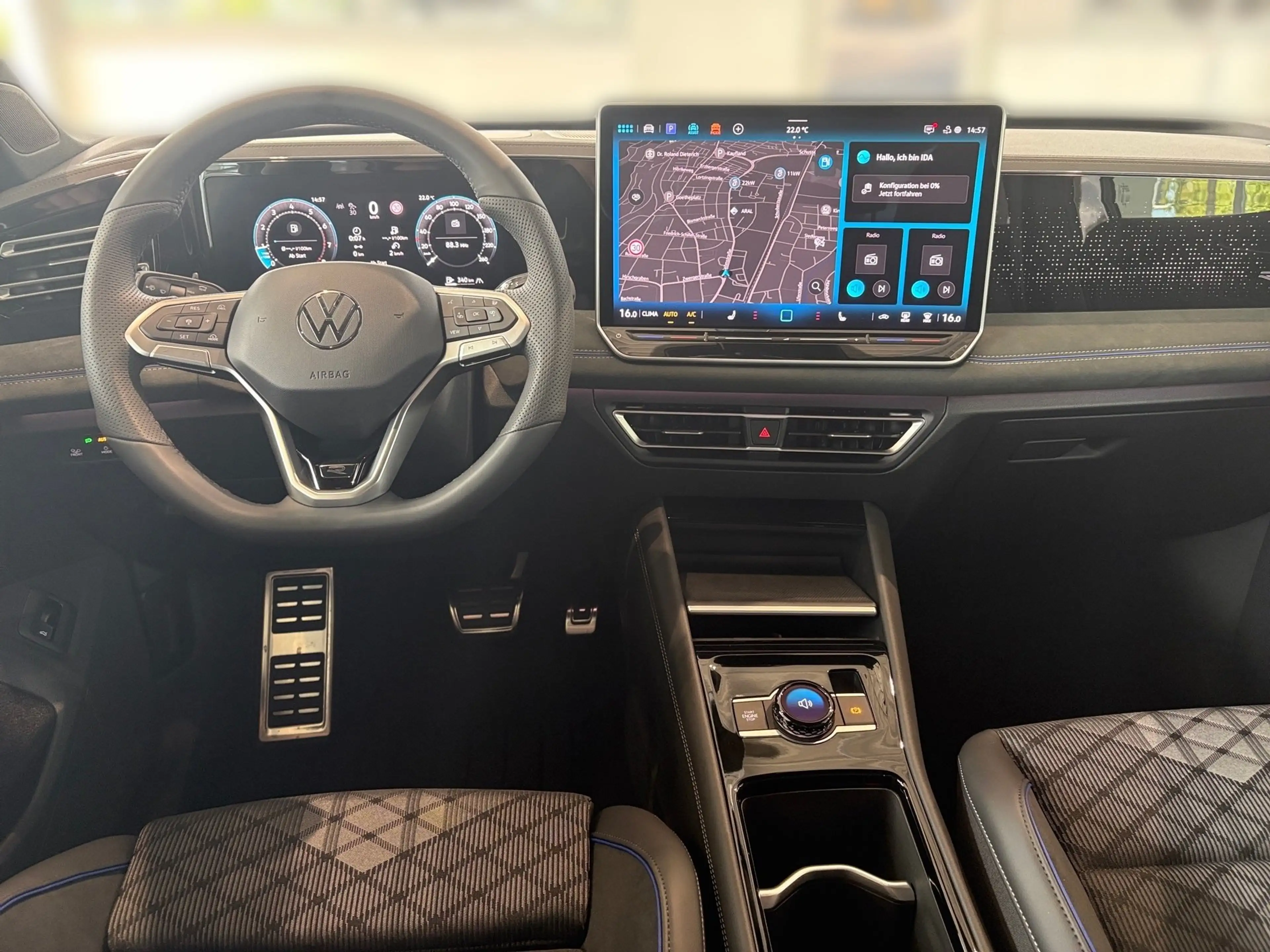 Volkswagen Tiguan 1.5 eTSI R-Line *AHK*NAVI*KAMERA* — photo 14