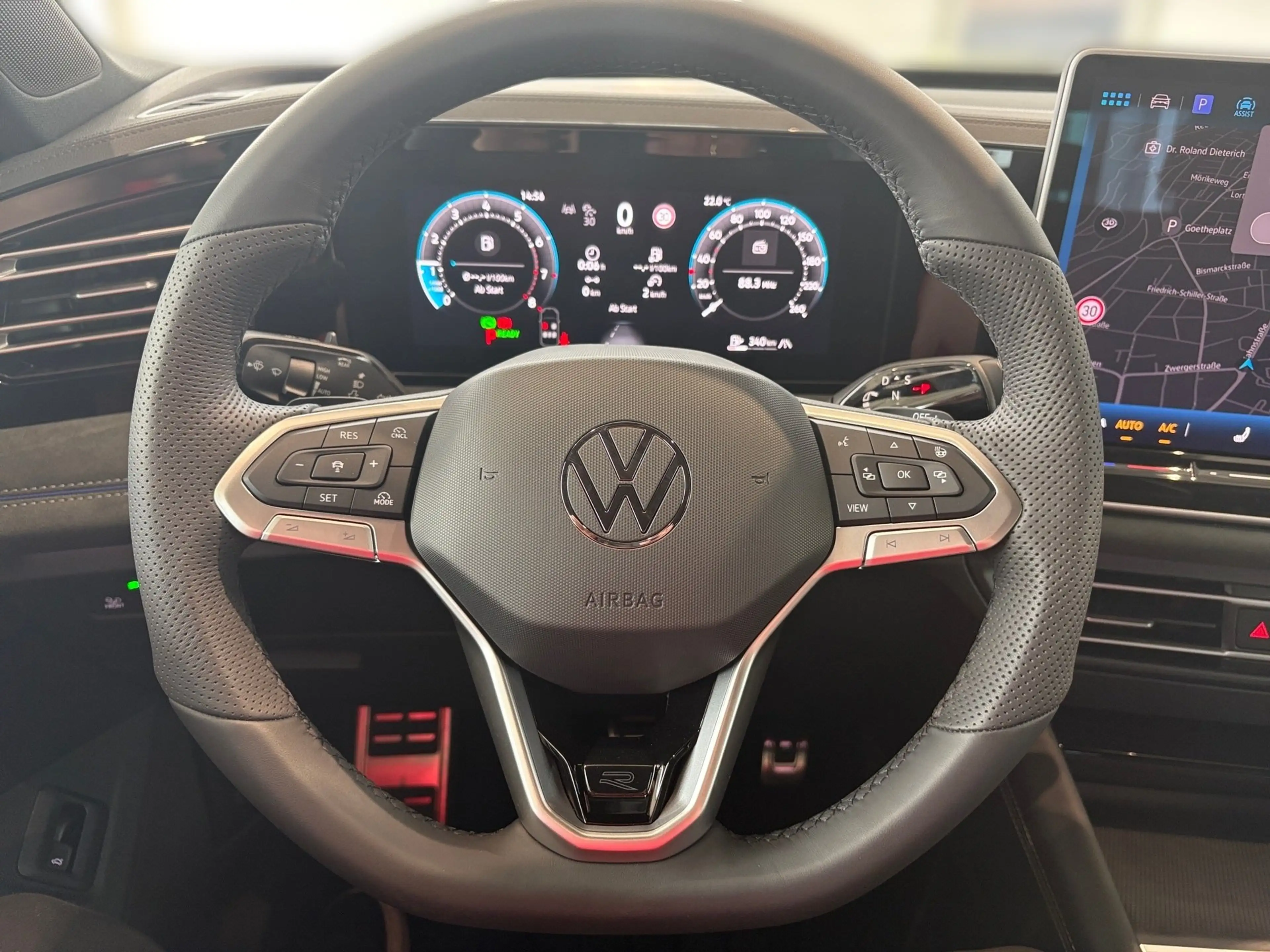 Volkswagen Tiguan 1.5 eTSI R-Line *AHK*NAVI*KAMERA* — photo 12