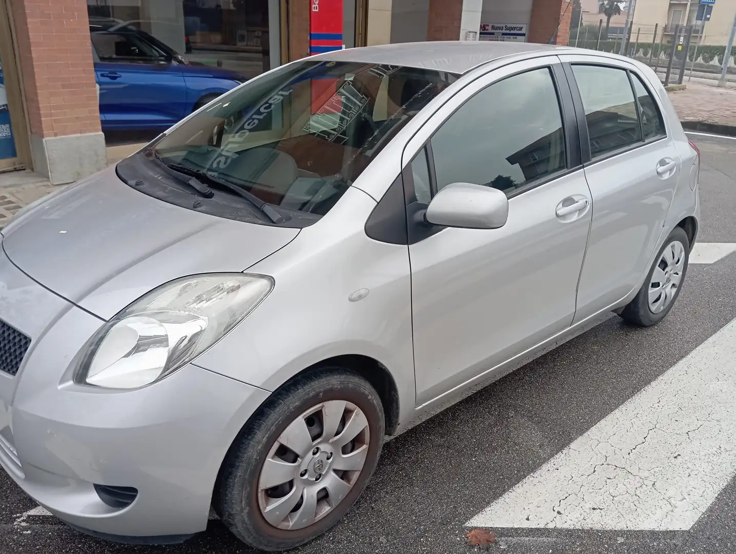 Toyota Yaris Yaris II  5p 1.0 Sol Argento - 2