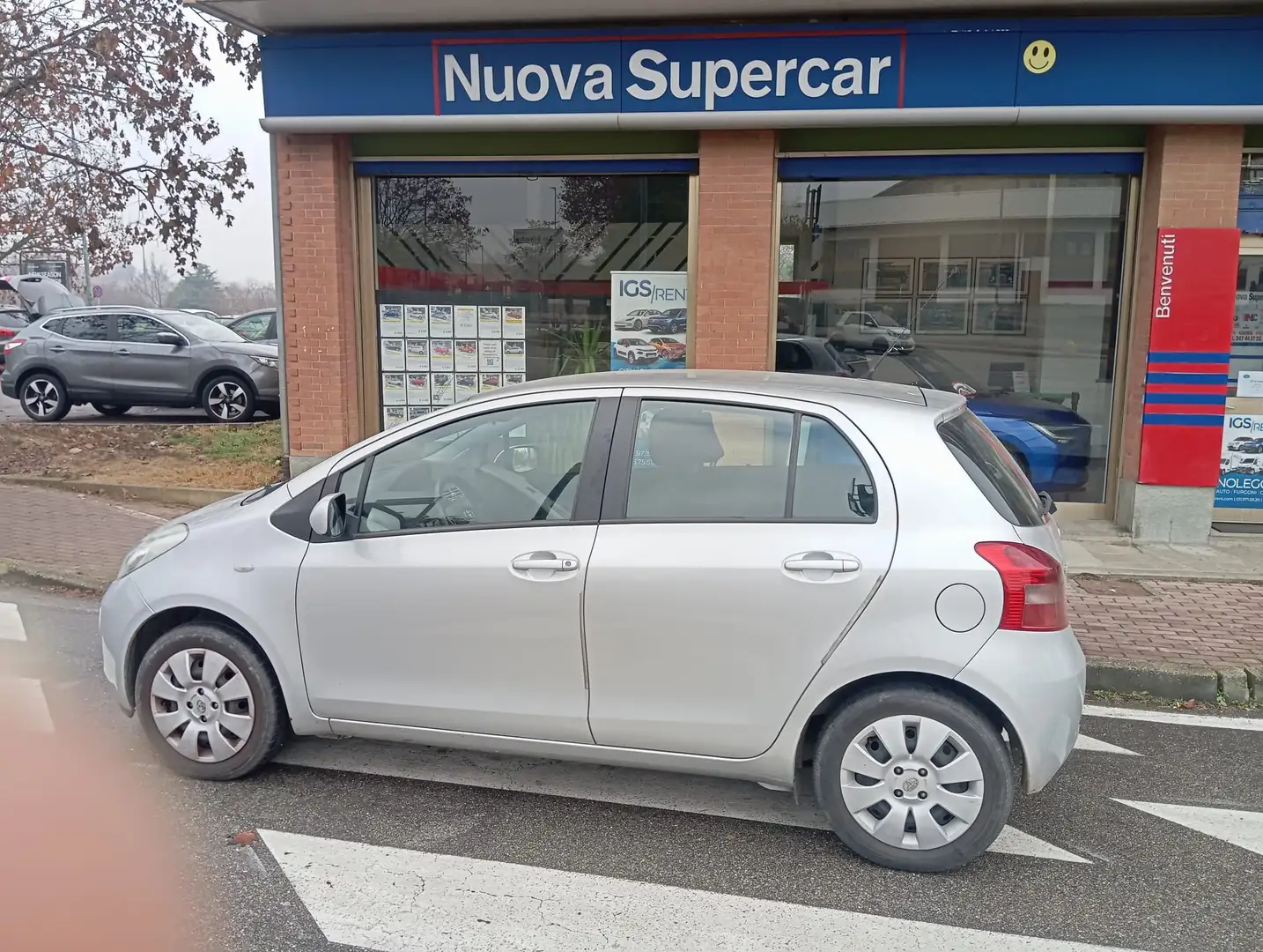 Toyota Yaris Yaris II  5p 1.0 Sol Argento - 1