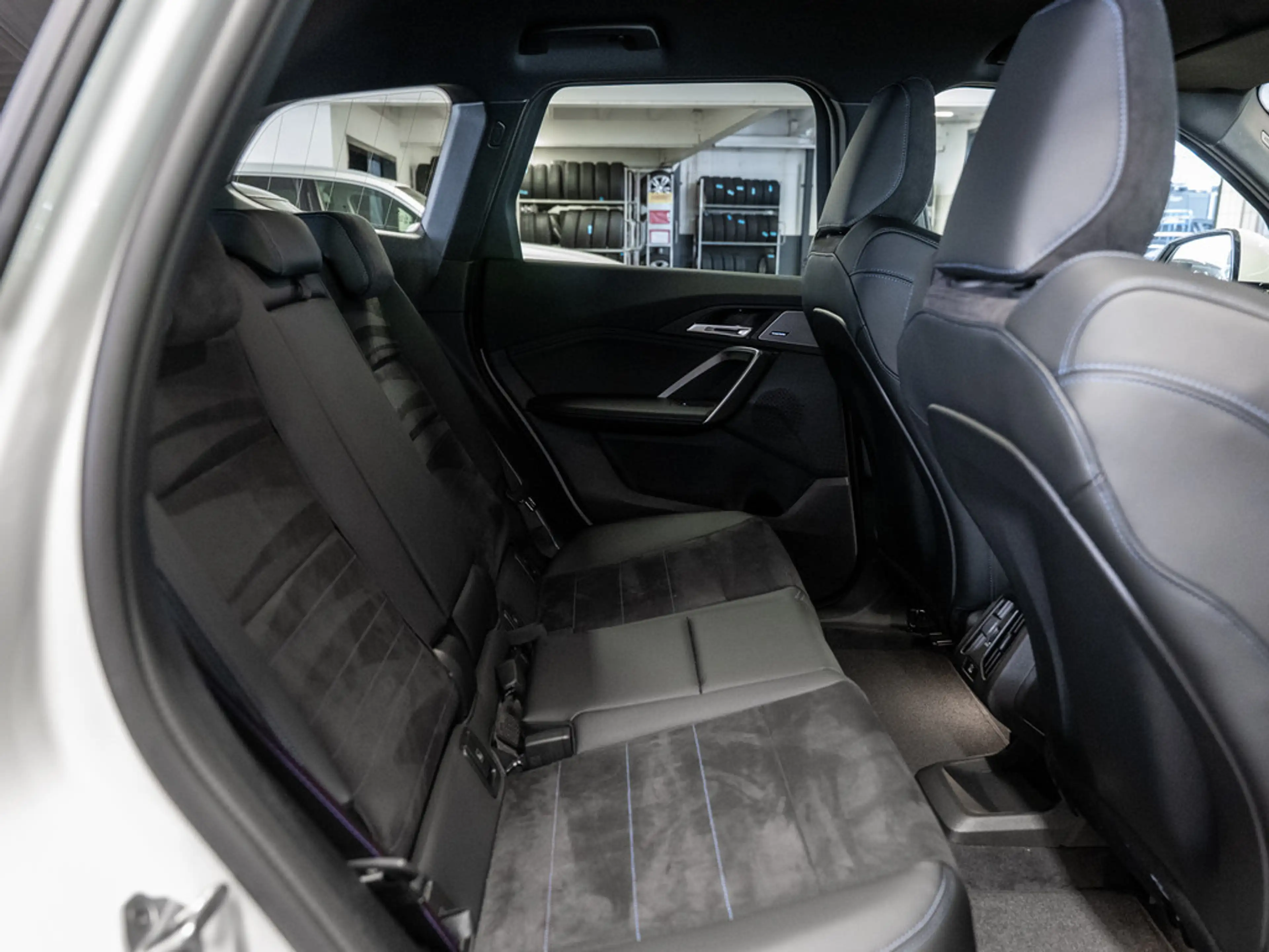 BMW iX1 30 xDrive M-Sport Pro LED ACC AHK NAVI — photo 9