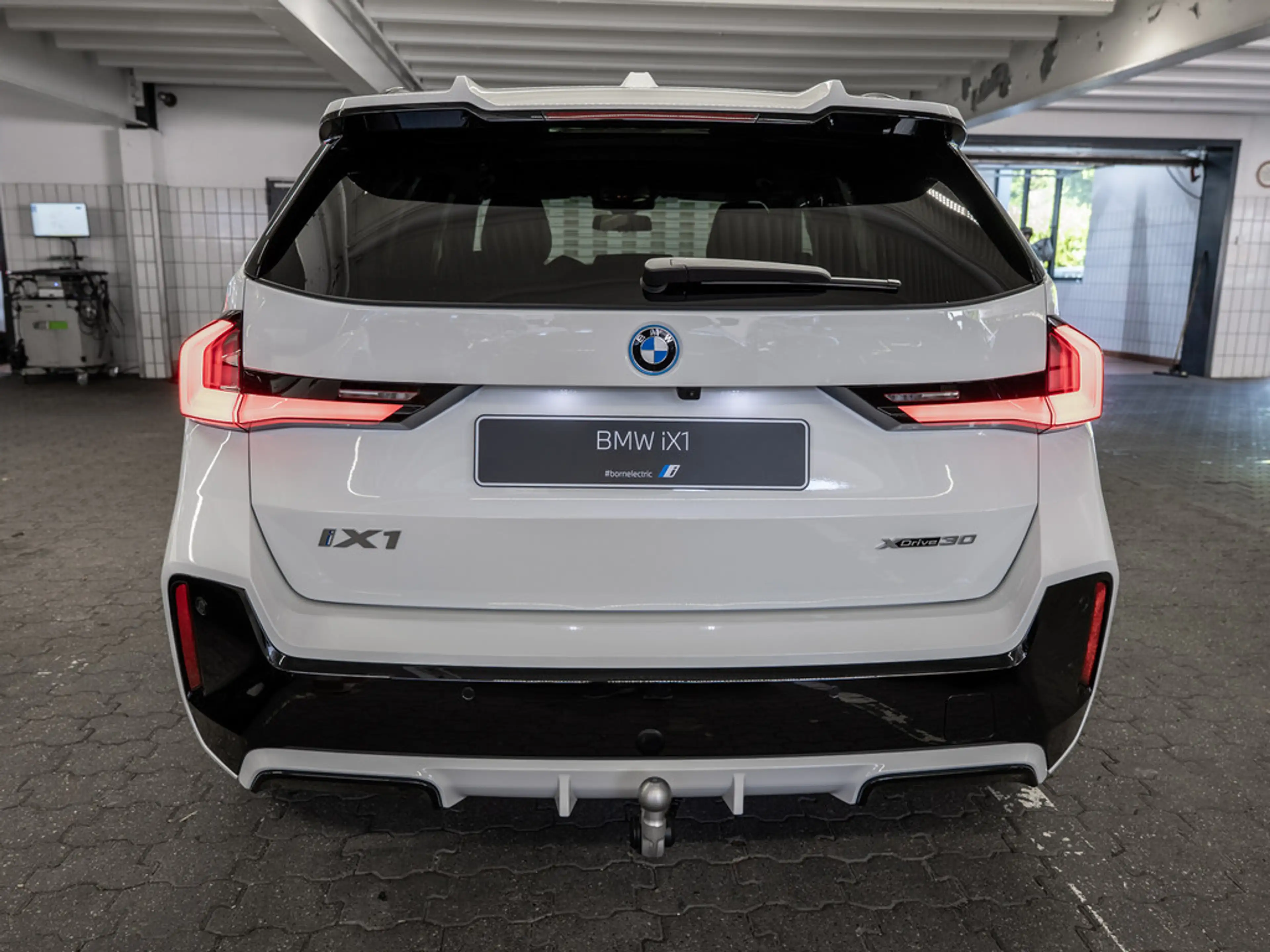 BMW iX1 30 xDrive M-Sport Pro LED ACC AHK NAVI — photo 6