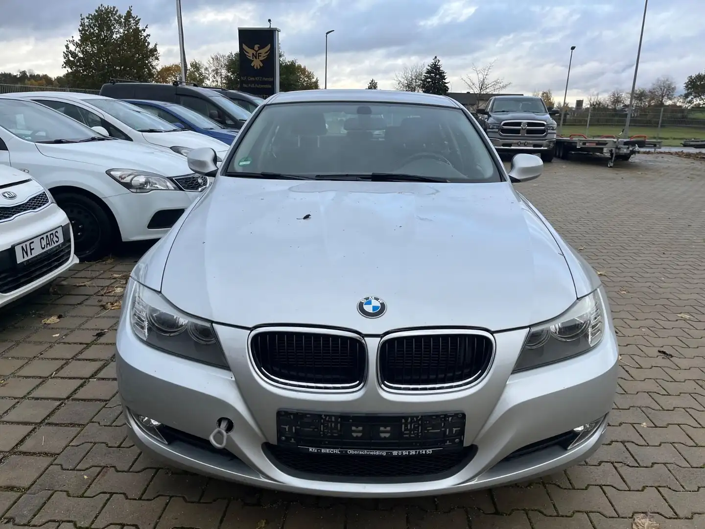 BMW 318 i Limo Autom,Xenon,Alu,Motorschaden Argent - 2