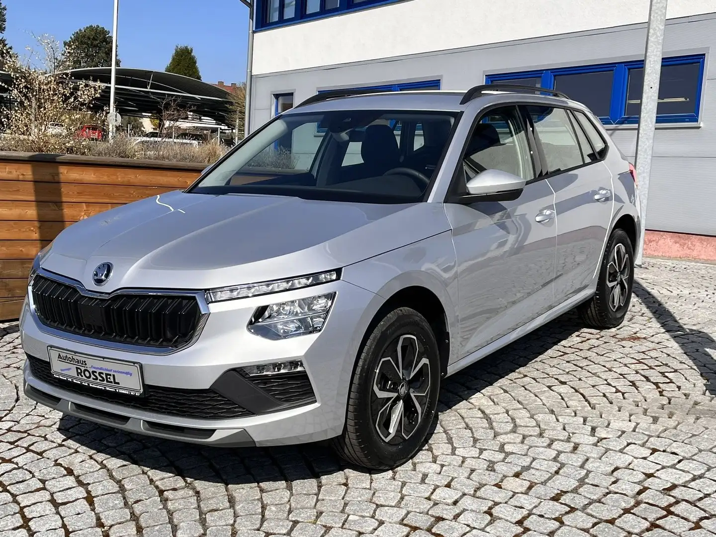 Skoda Kamiq 1.0 TSI DSG Edition Alu 16" LED NSW SHZG Silber - 1