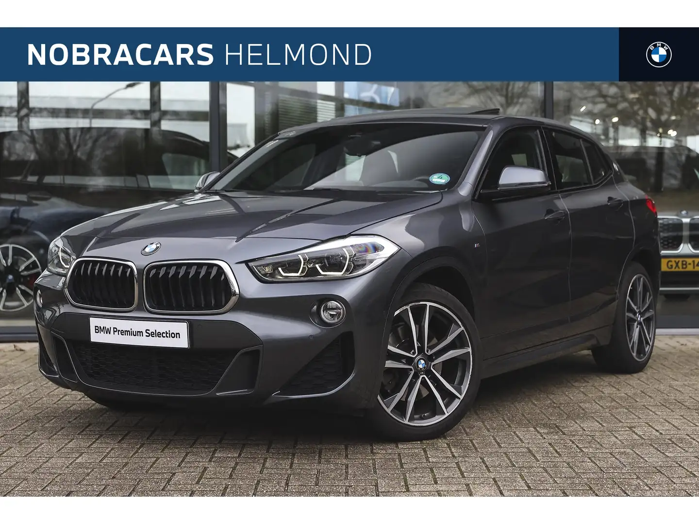 BMW X2 sDrive20i Executive M Sport Automaat / Panoramadak Grau - 1