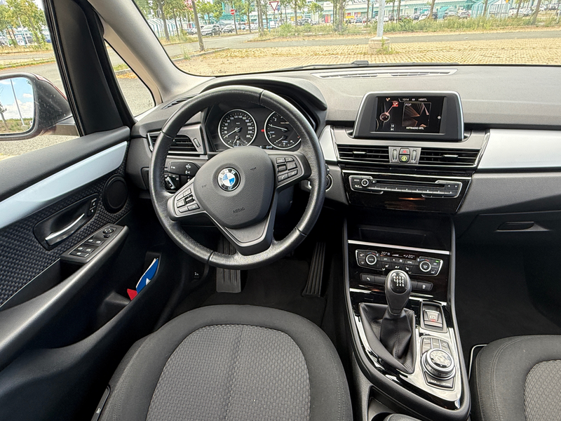 BMW 218 218 i Advantage — photo 9