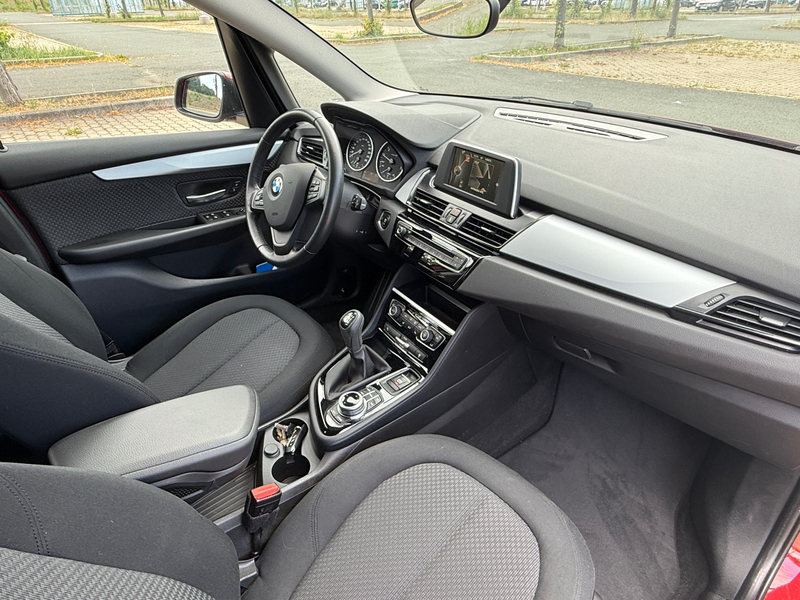 BMW 218 218 i Advantage — photo 10
