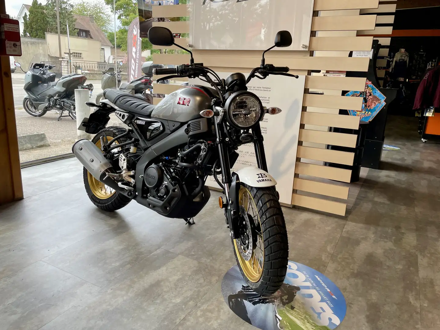 Yamaha XSR 125 Gris - 2