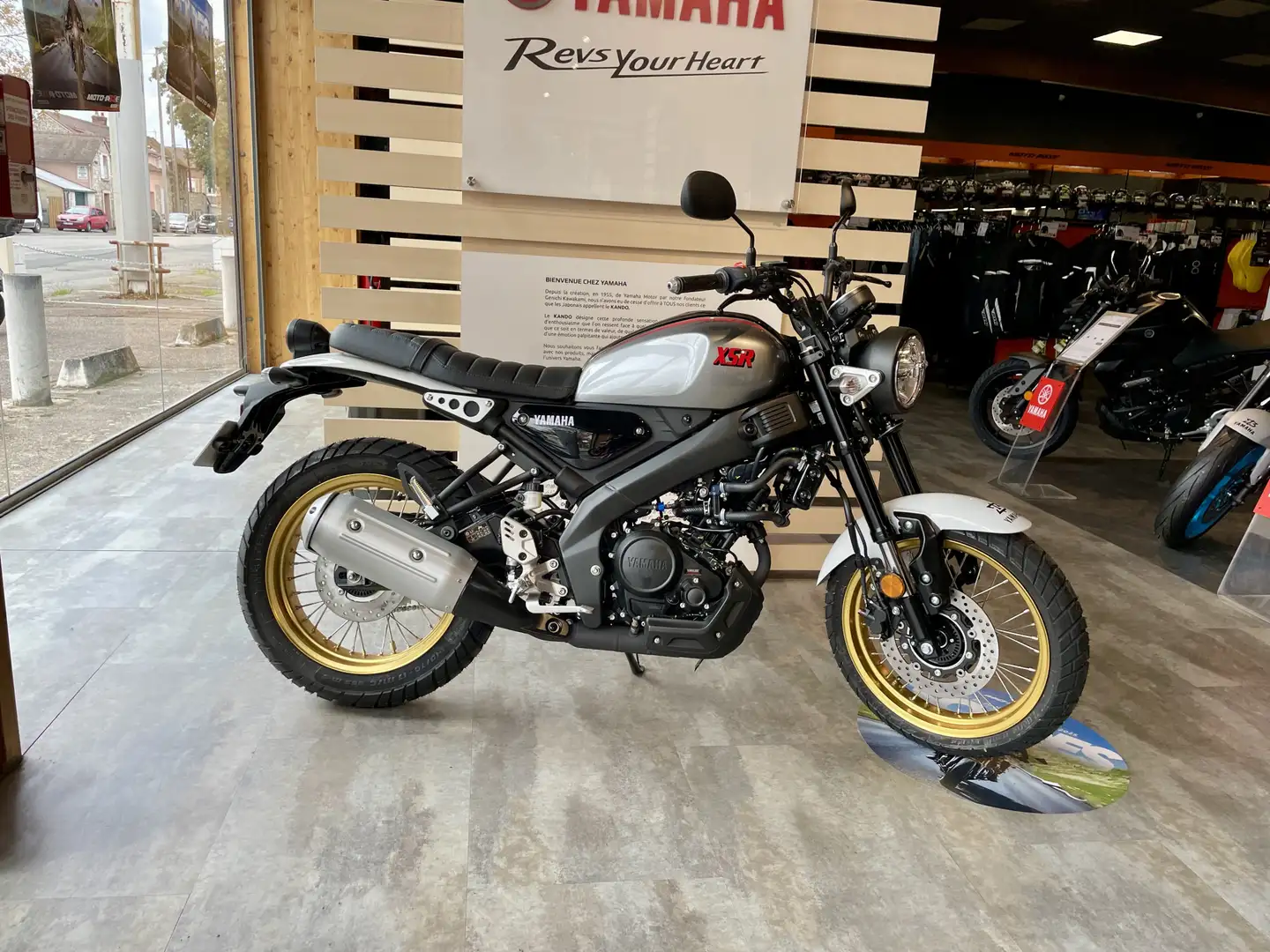 Yamaha XSR 125 Gris - 1