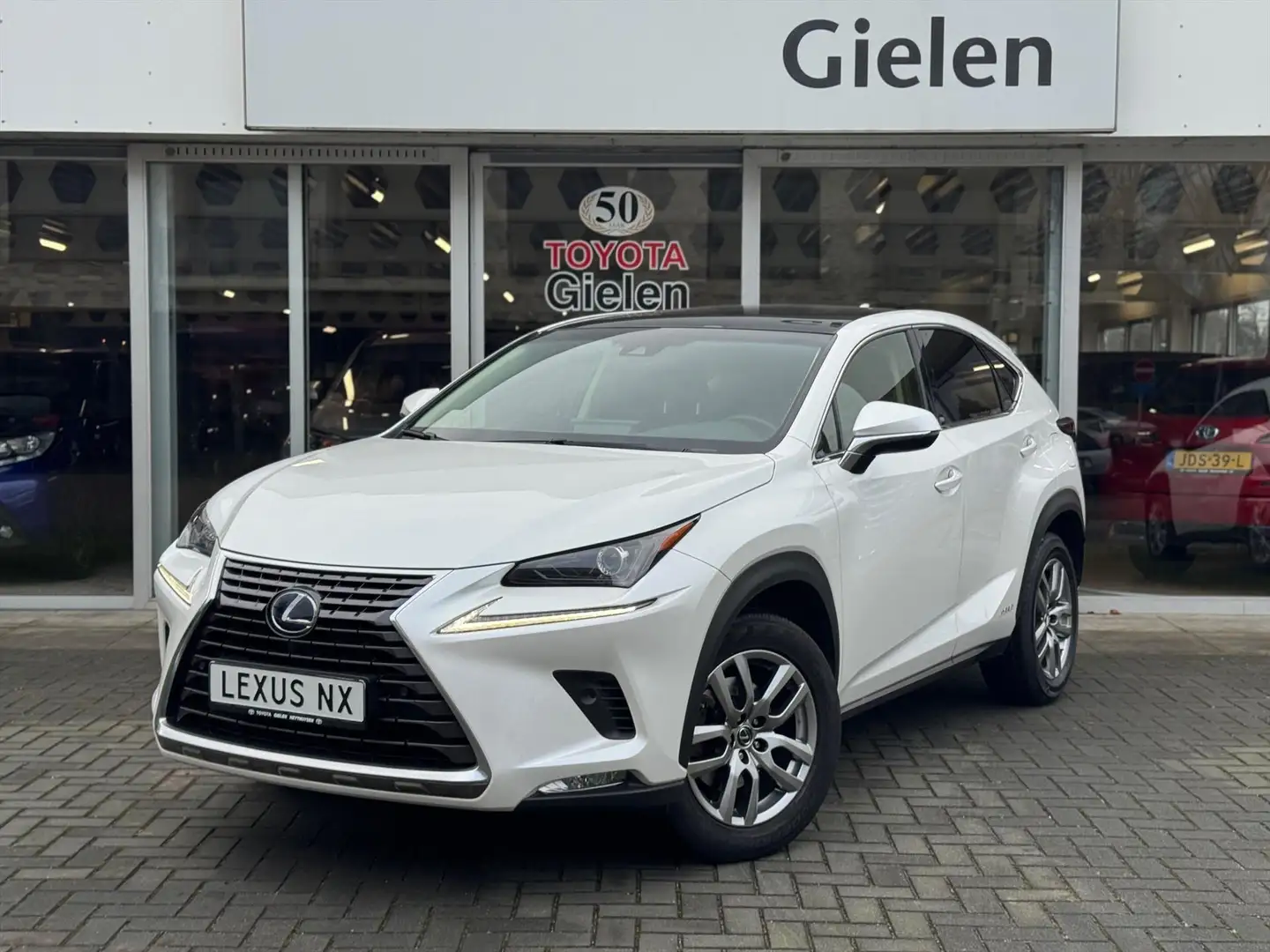 Lexus NX 300h AWD Luxury Line | Facelift, Panoramadak, Leer, Sto Blanc - 1