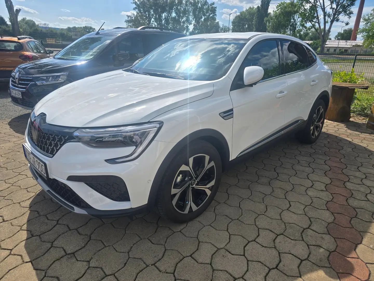 Renault Arkana TCe Mild Hybrid 140 EDC Techno 1A Zustand Weiß - 2