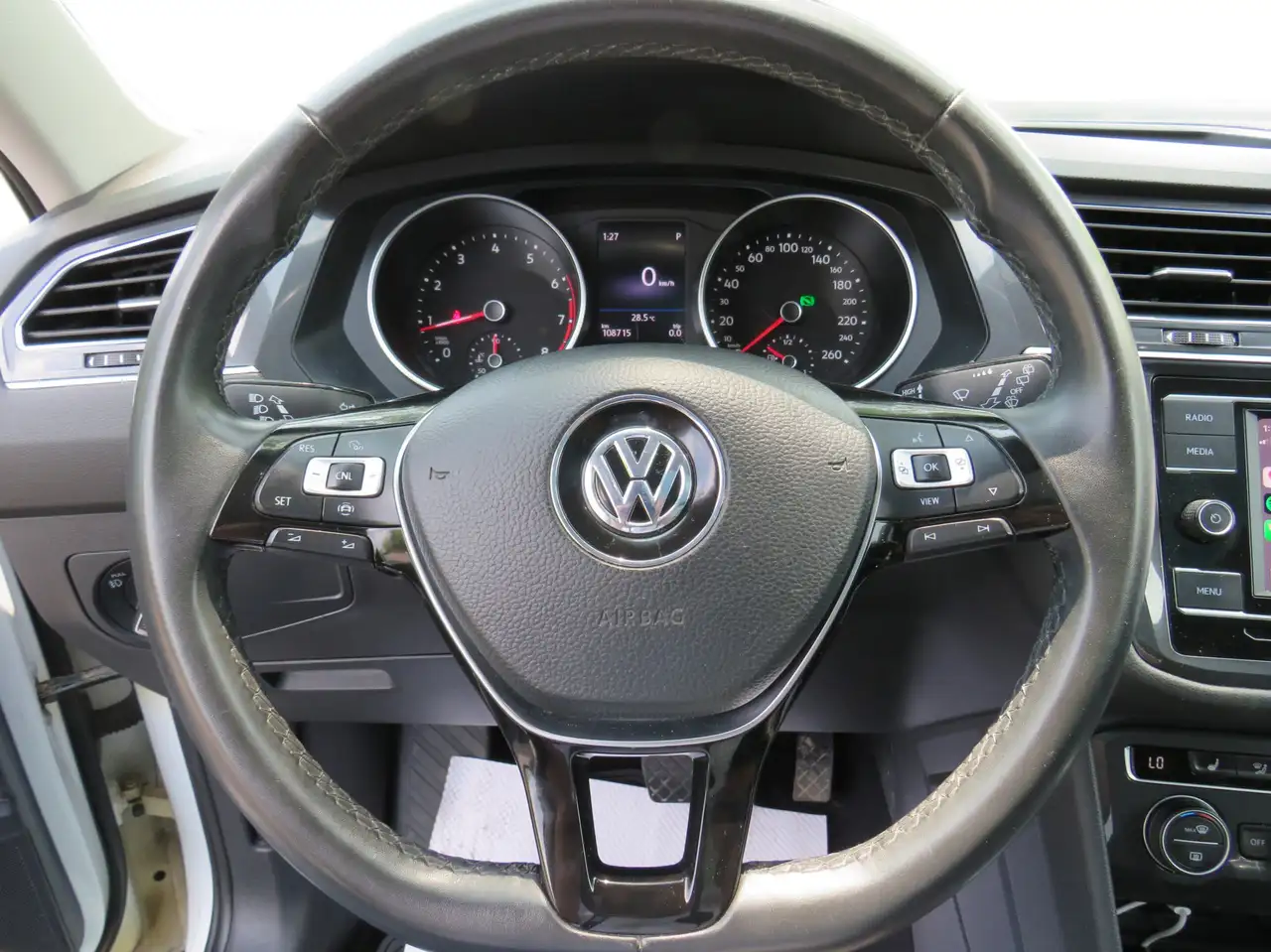 Volkswagen Tiguan снимка Volkswagen Tiguan